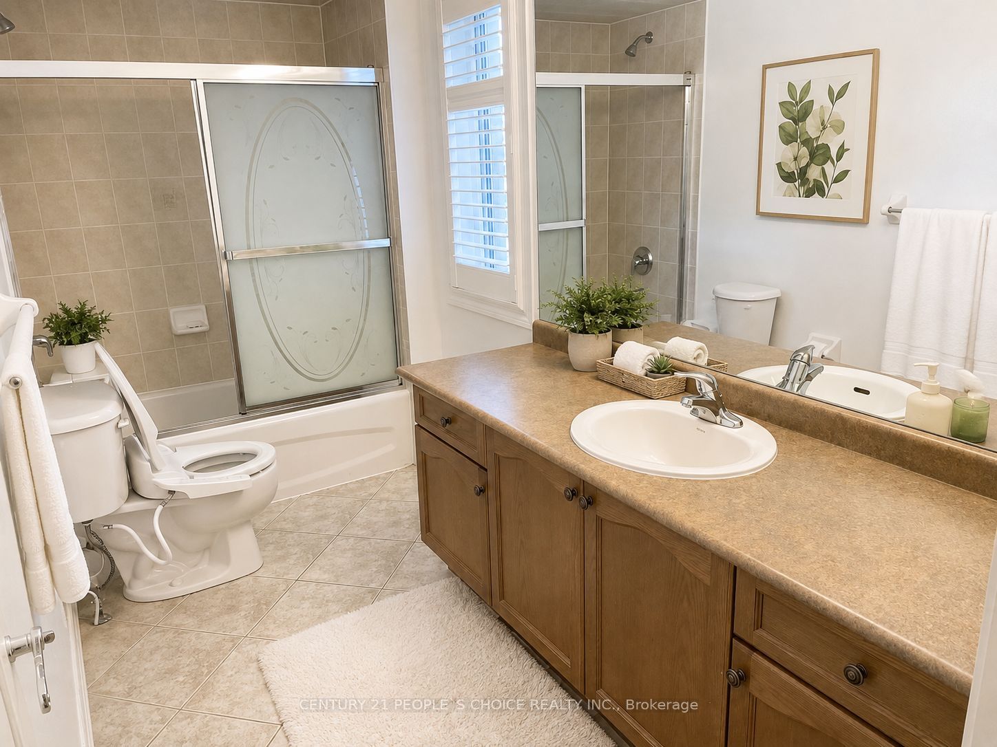 2486 Wasaga Drive Property Photo 10