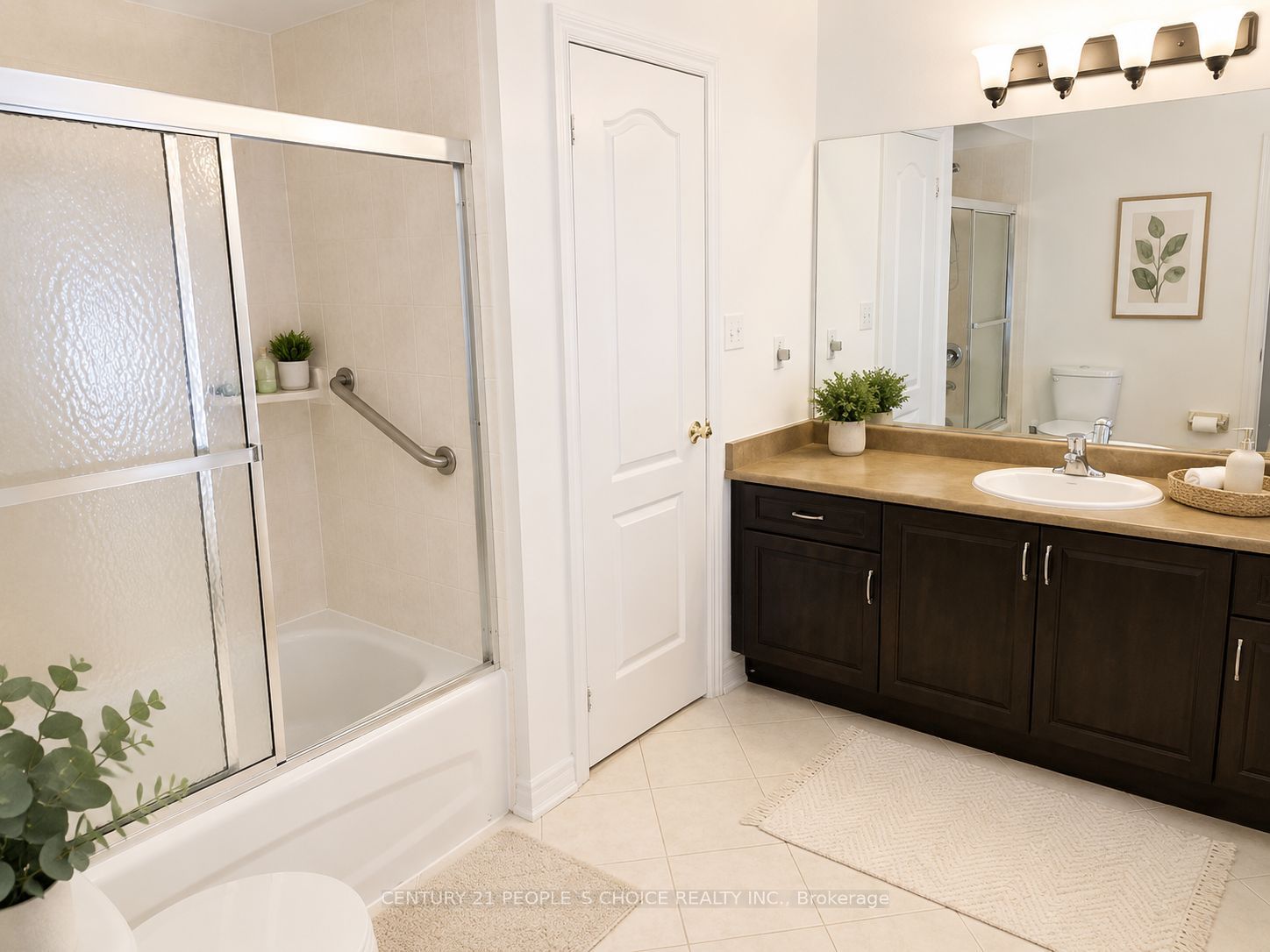 2486 Wasaga Drive Property Photo 12