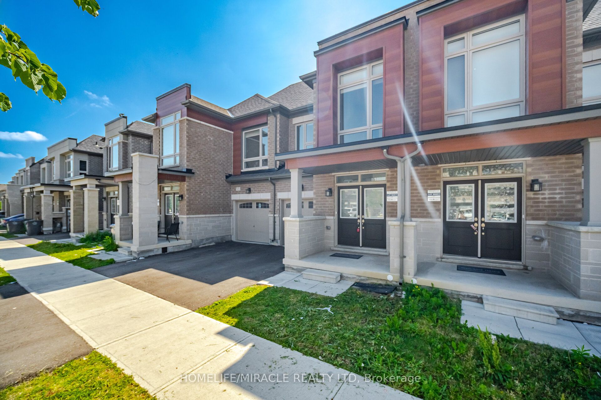 19 Donald Ficht Crescent Property Photo 1
