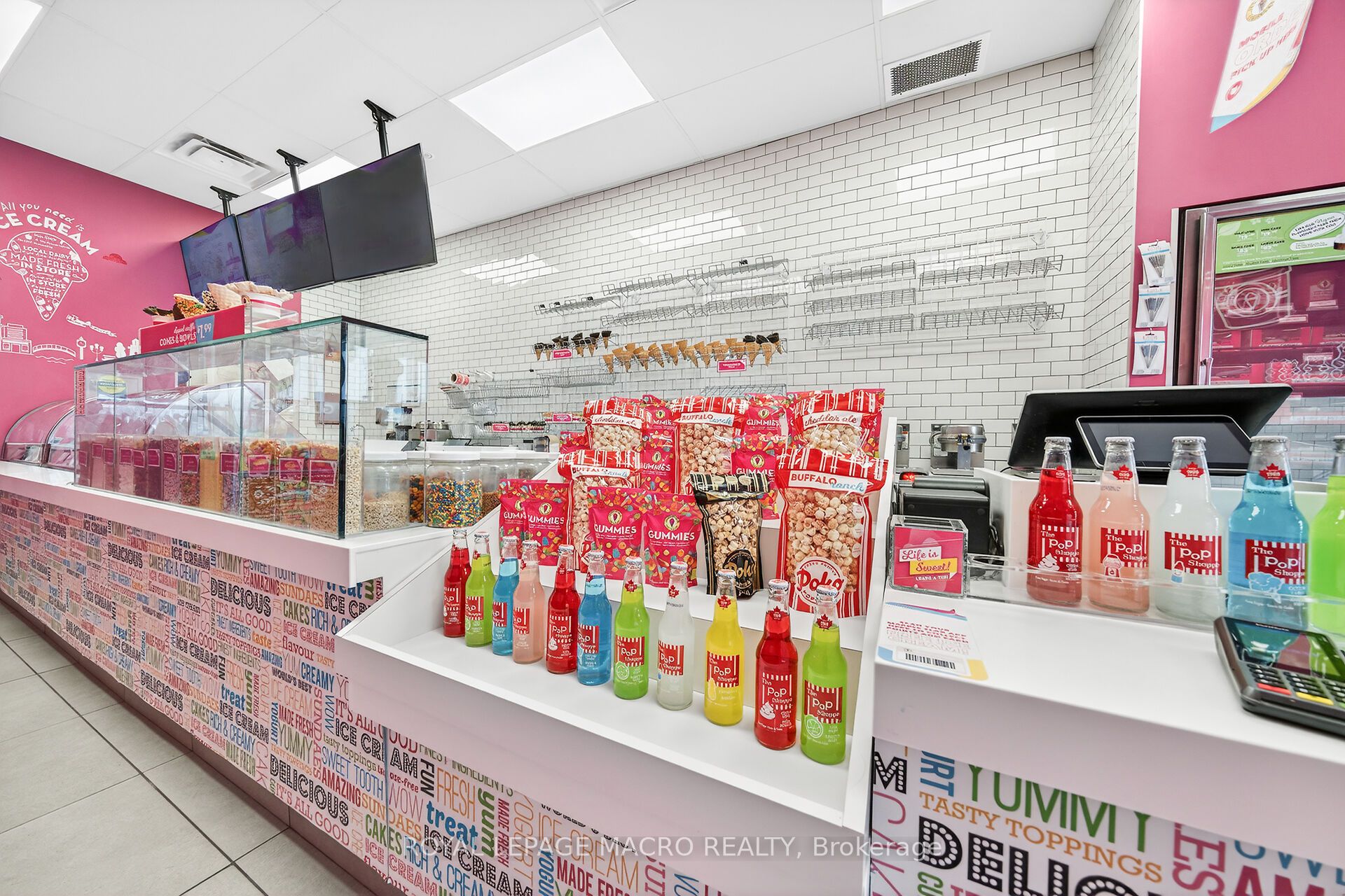 380 Dundas Street E D9 Property Photo 2