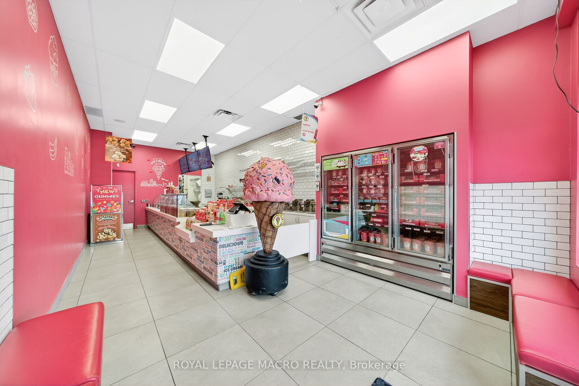 380 Dundas Street E D9 Property Photo 6