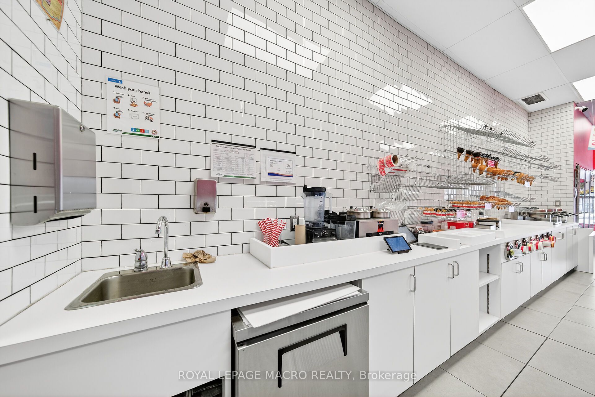 380 Dundas Street E D9 Property Photo 13