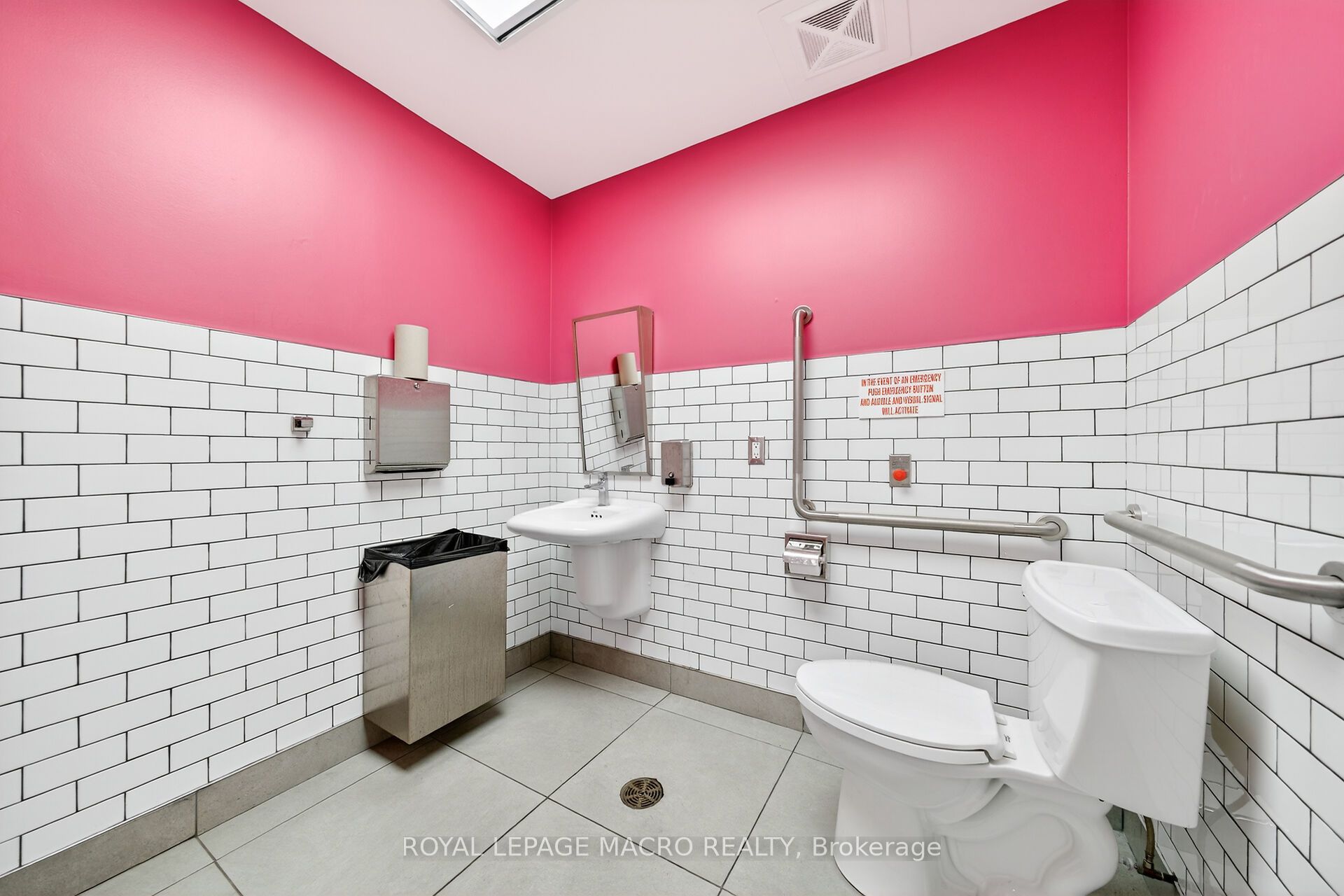 380 Dundas Street E D9 Property Photo 31