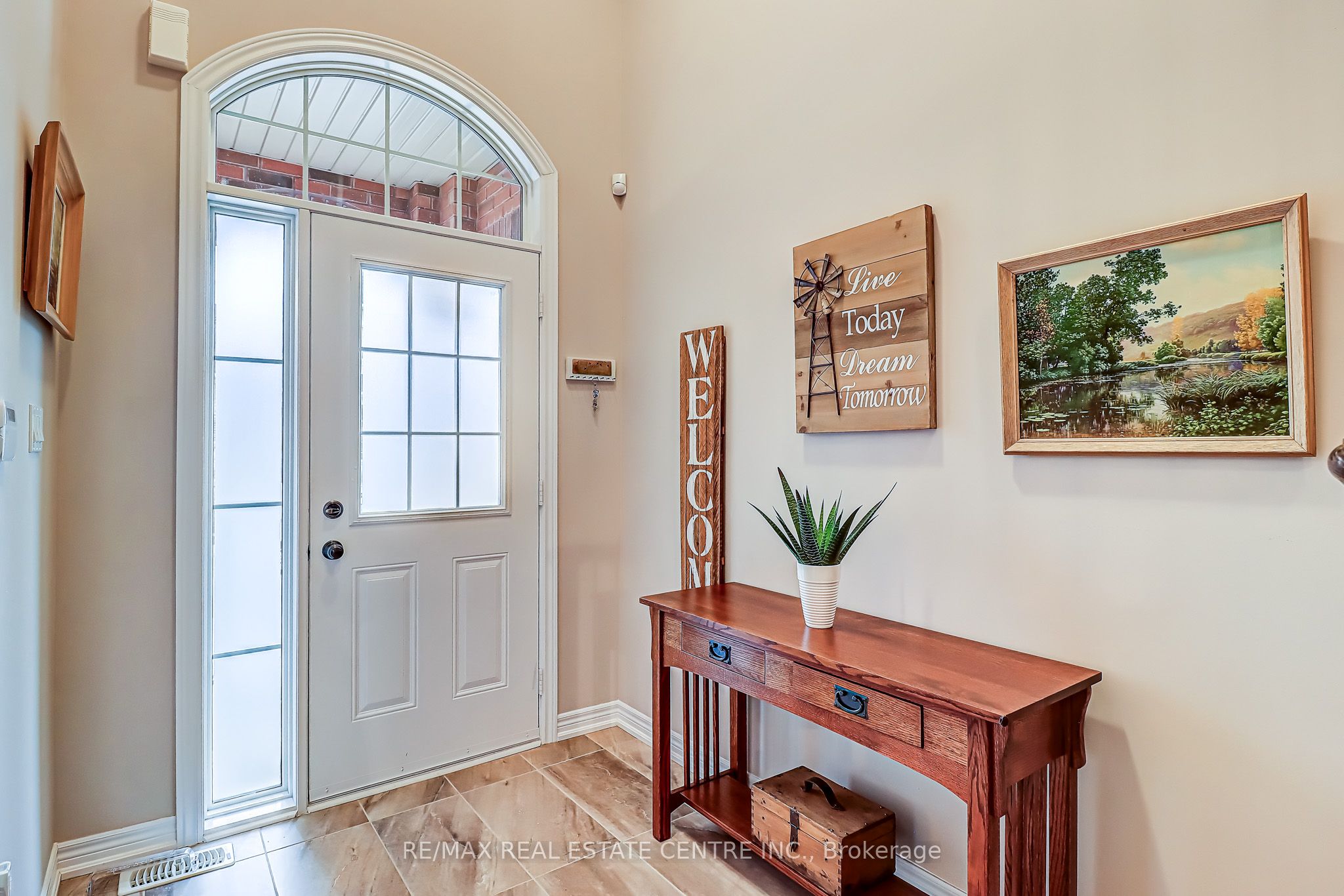 3 Alamode Road Property Photo 4