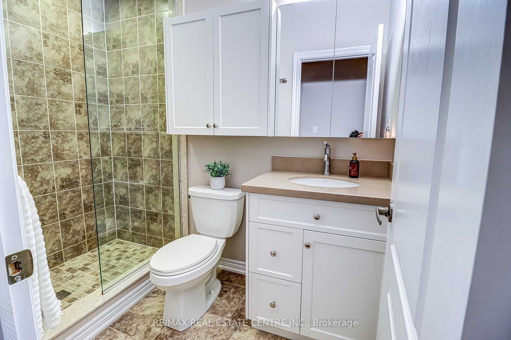 3 Alamode Road Property Photo 19