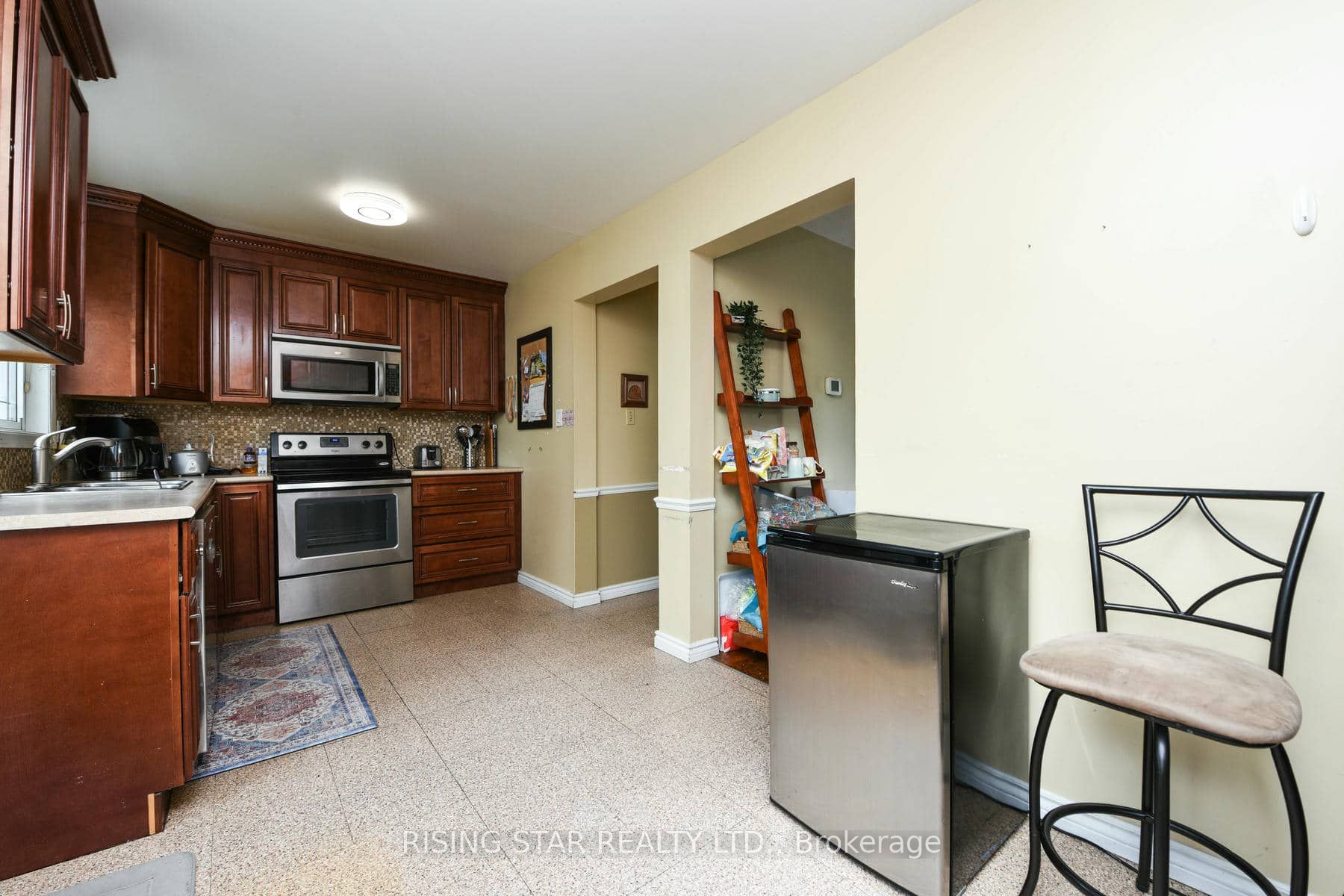 3295 Chipley Crescent Property Photo 6
