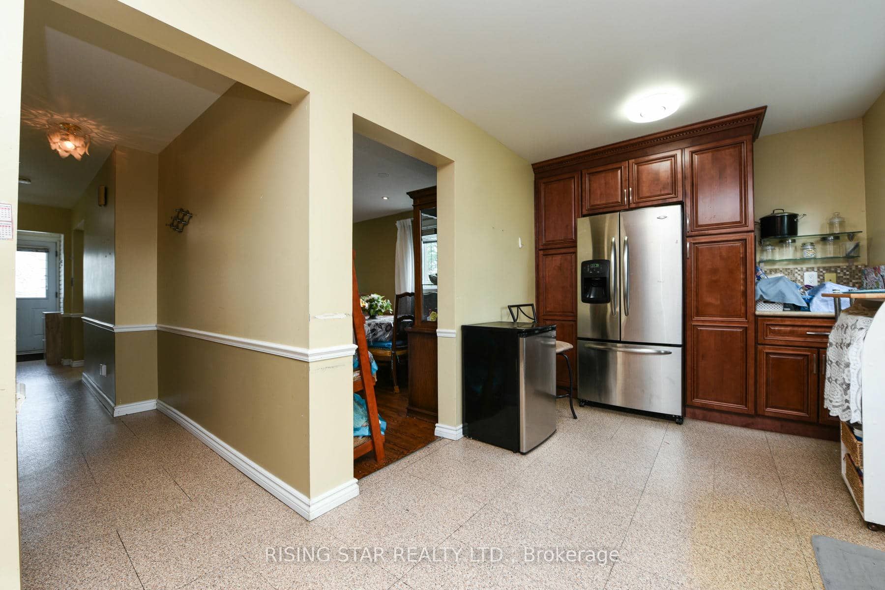 3295 Chipley Crescent Property Photo 9