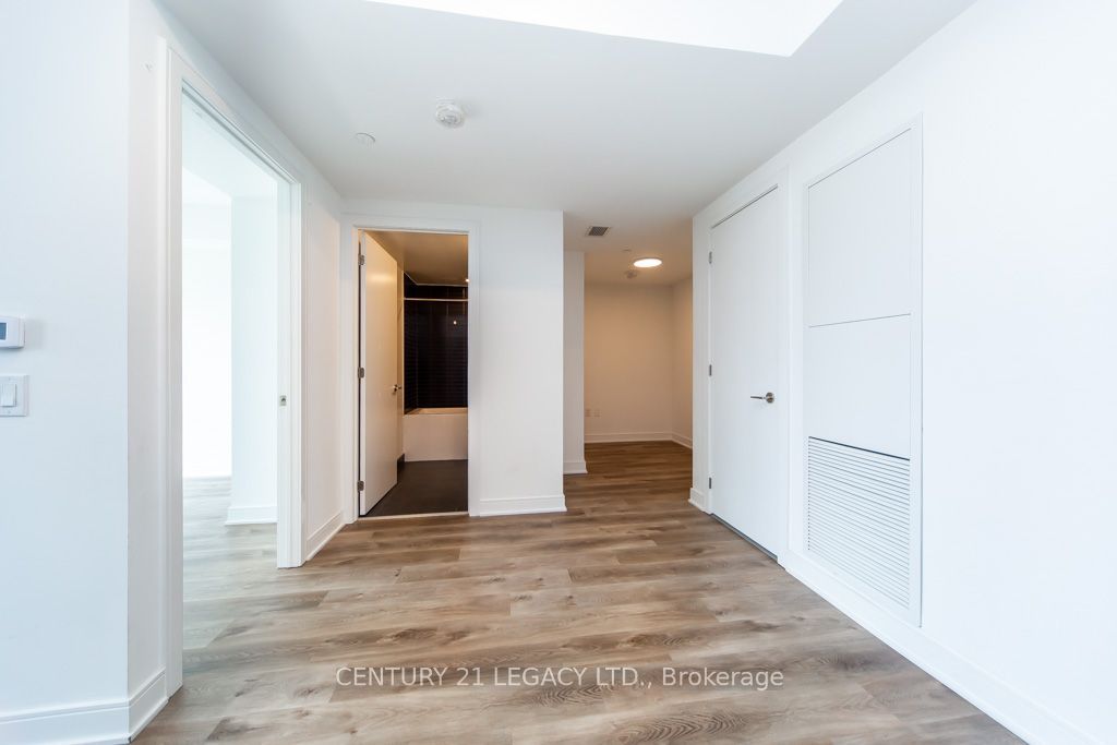 86 Dundas Street E 821 Property Photo 23