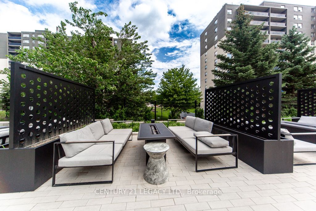 86 Dundas Street E 821 Property Photo 44