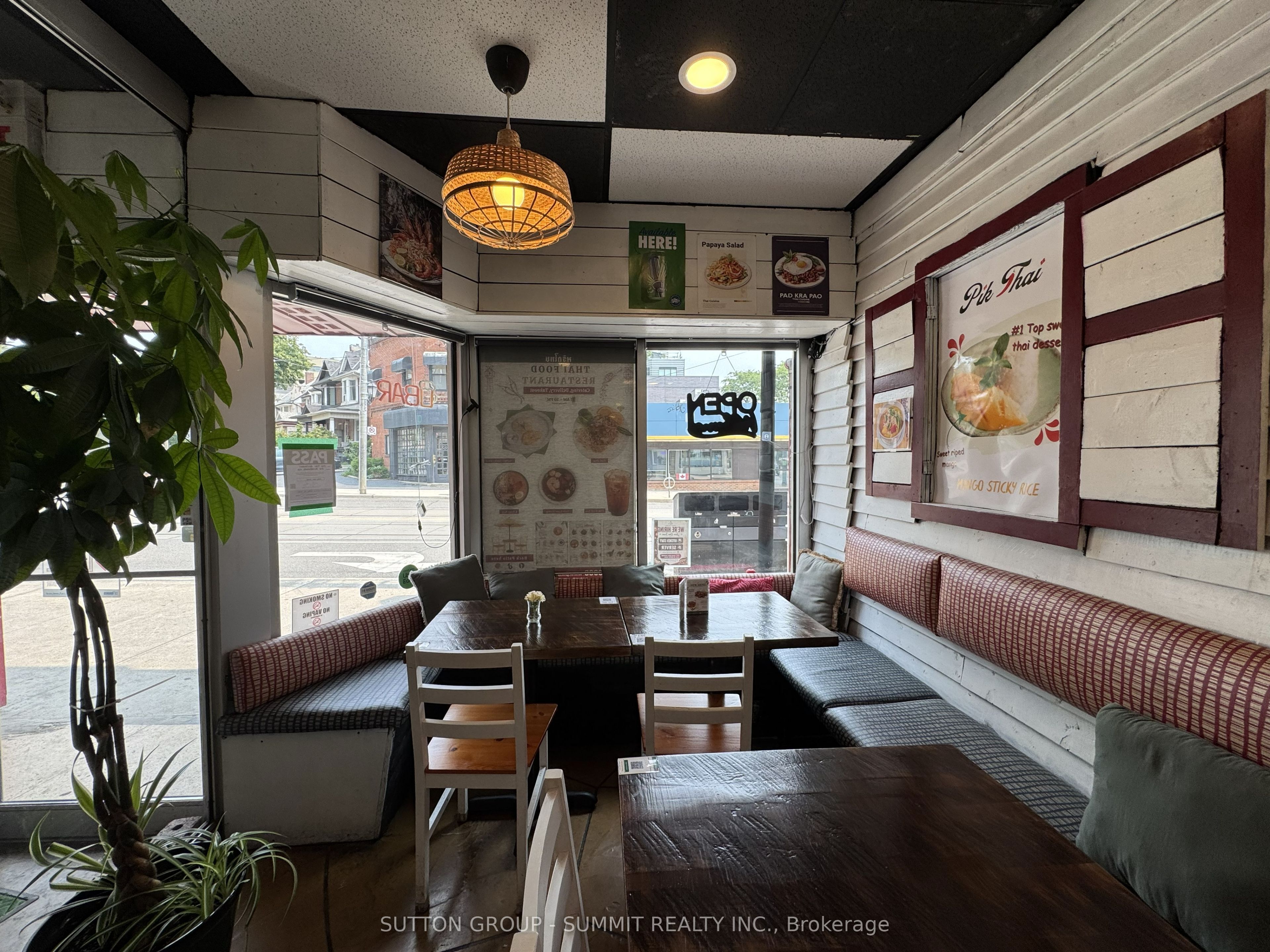 414 Roncesvalles Avenue Property Photo 1
