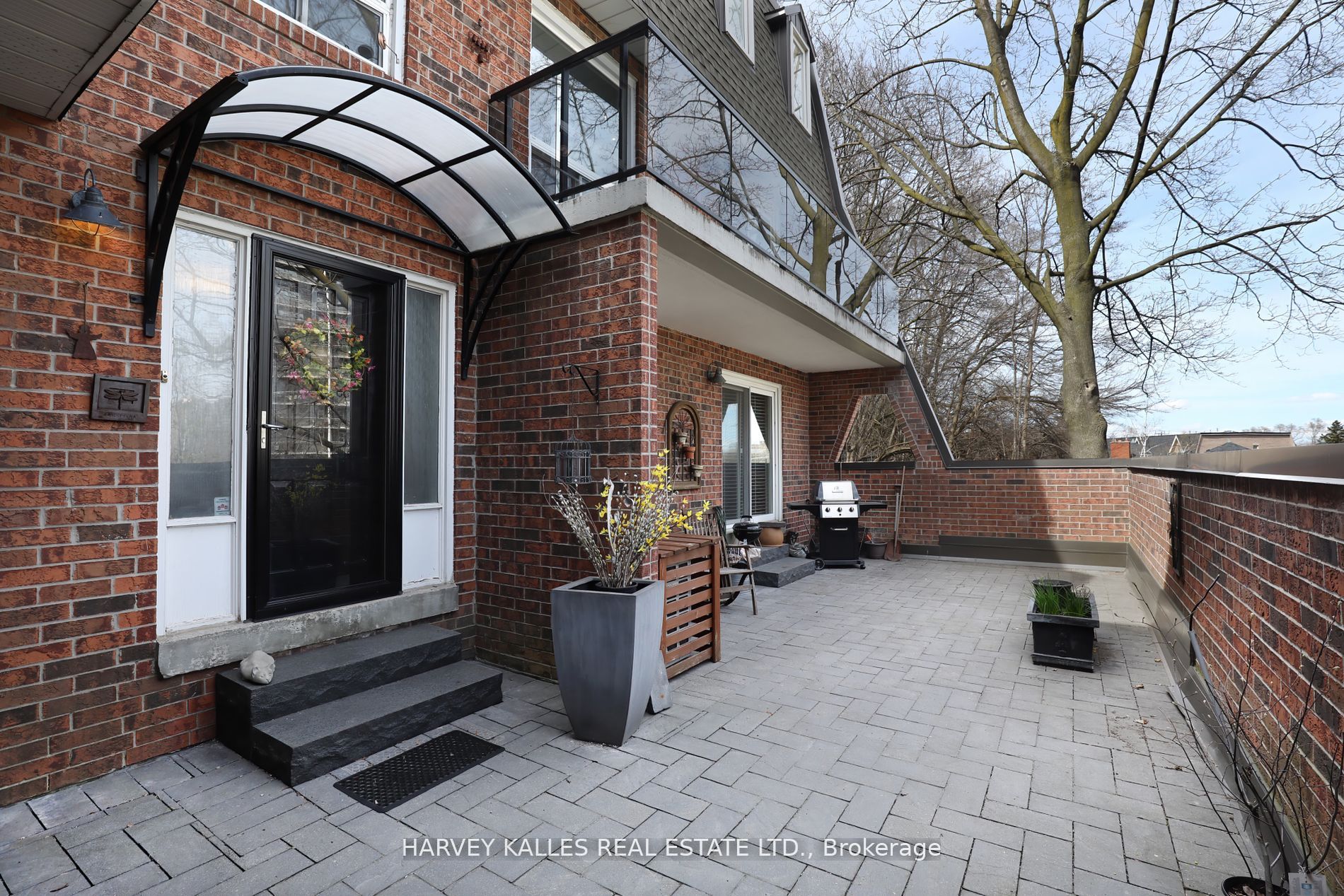 18 La Rose Avenue Th16 Property Photo 1