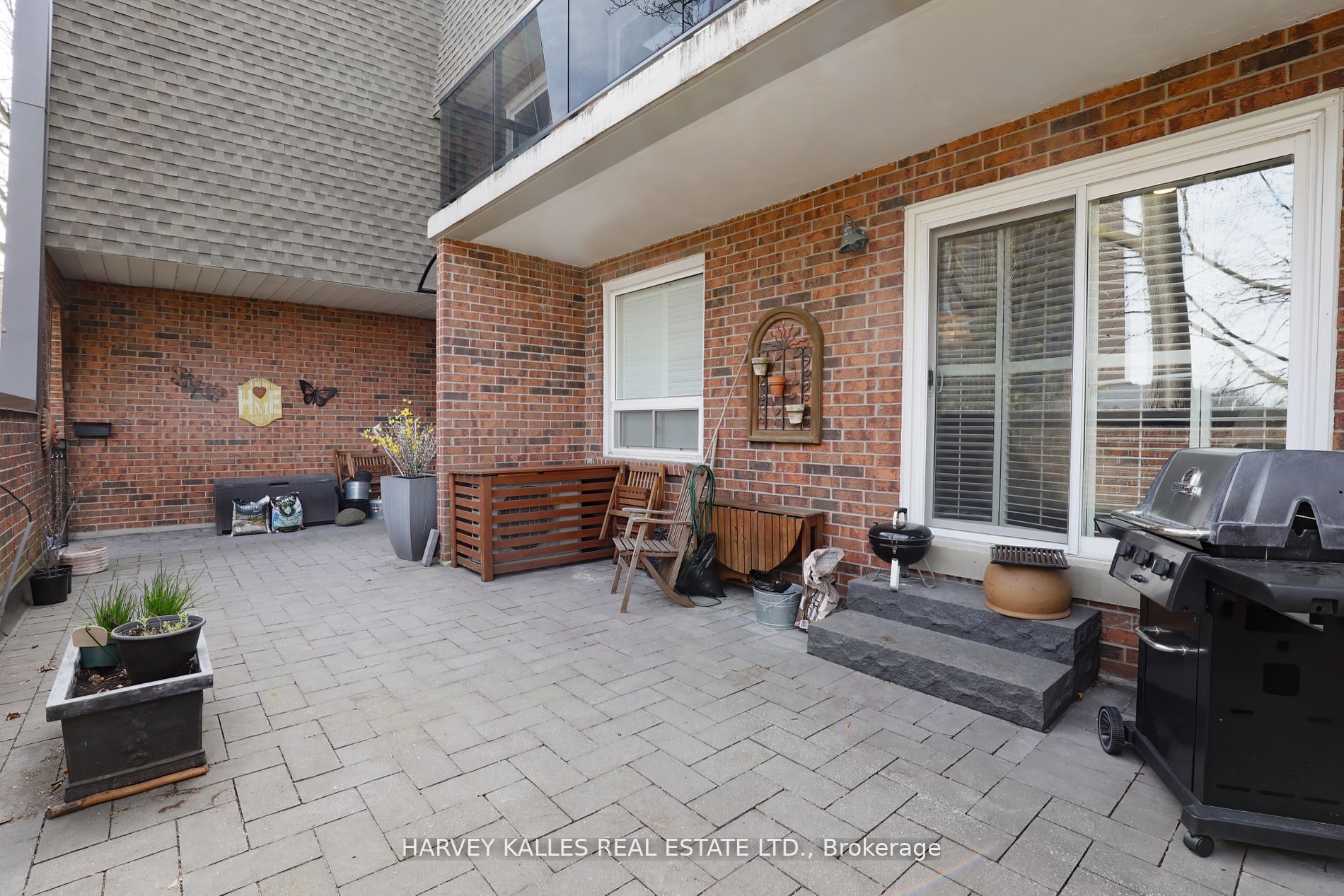 18 La Rose Avenue Th16 Property Photo 3