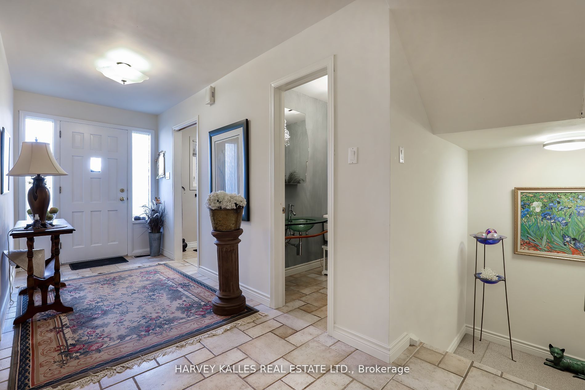 18 La Rose Avenue Th16 Property Photo 5