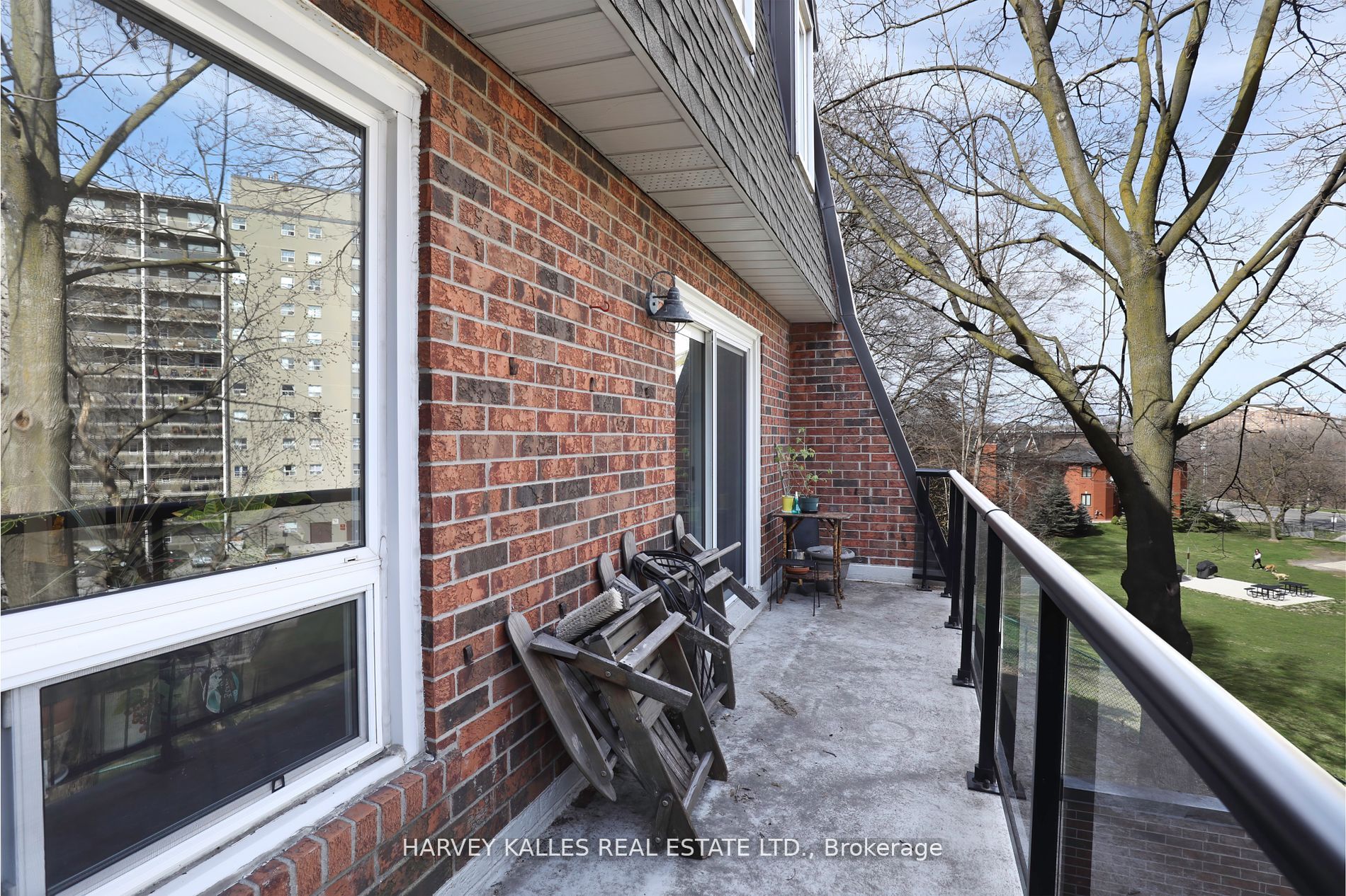 18 La Rose Avenue Th16 Property Photo 19
