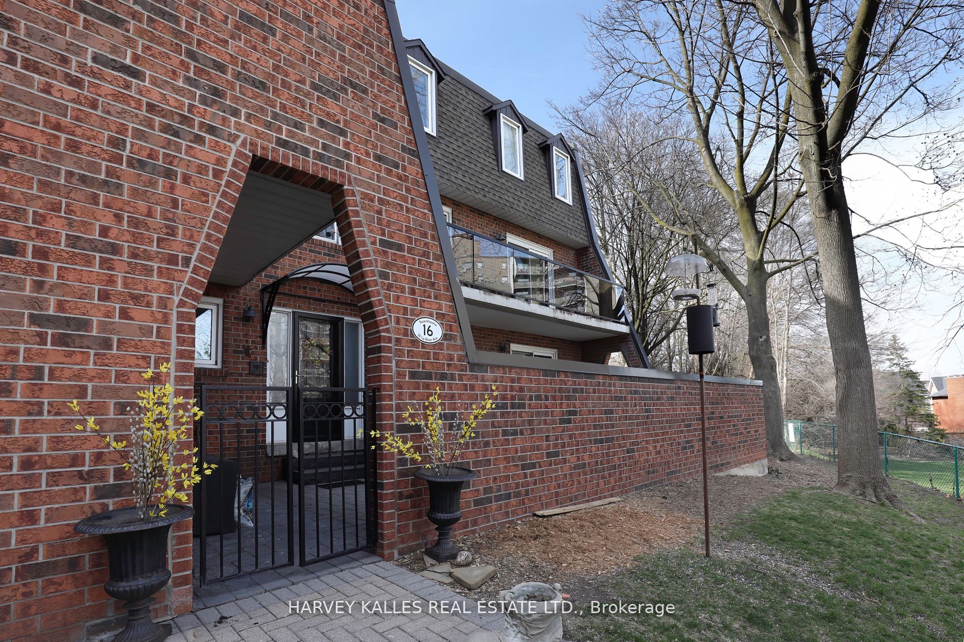 18 La Rose Avenue Th16 Property Photo 29