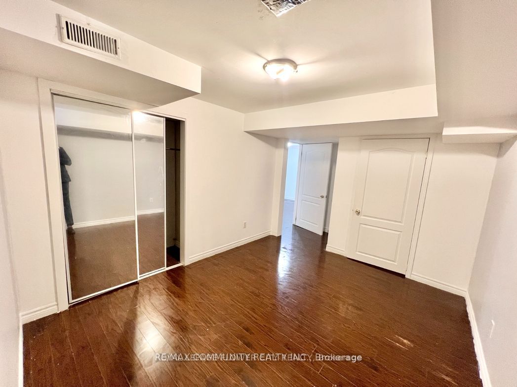 21 Midvale Road Bsmt Property Photo 9