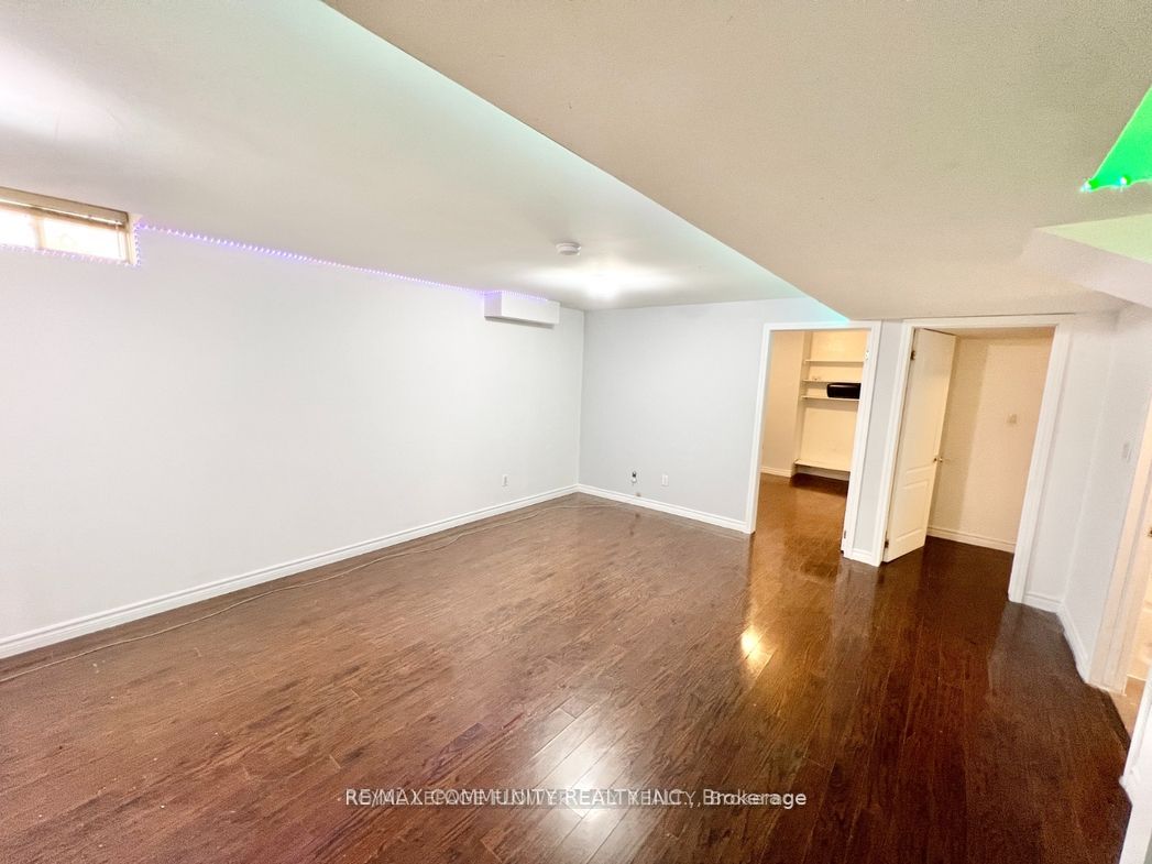 21 Midvale Road Bsmt Property Photo 11