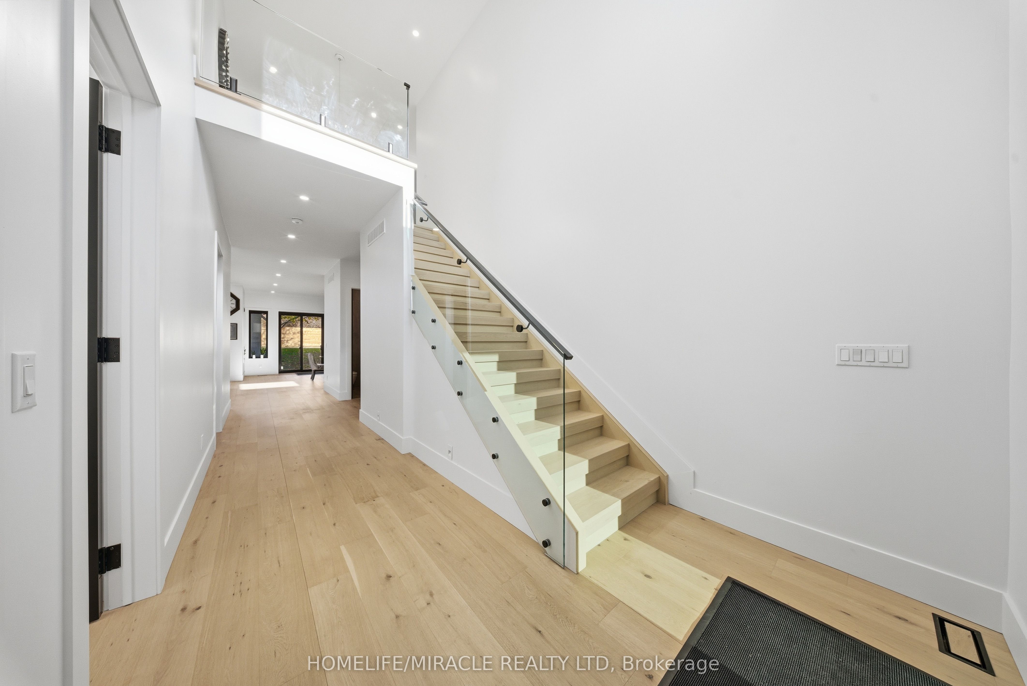 1653 Glenburnie Road Property Photo 2