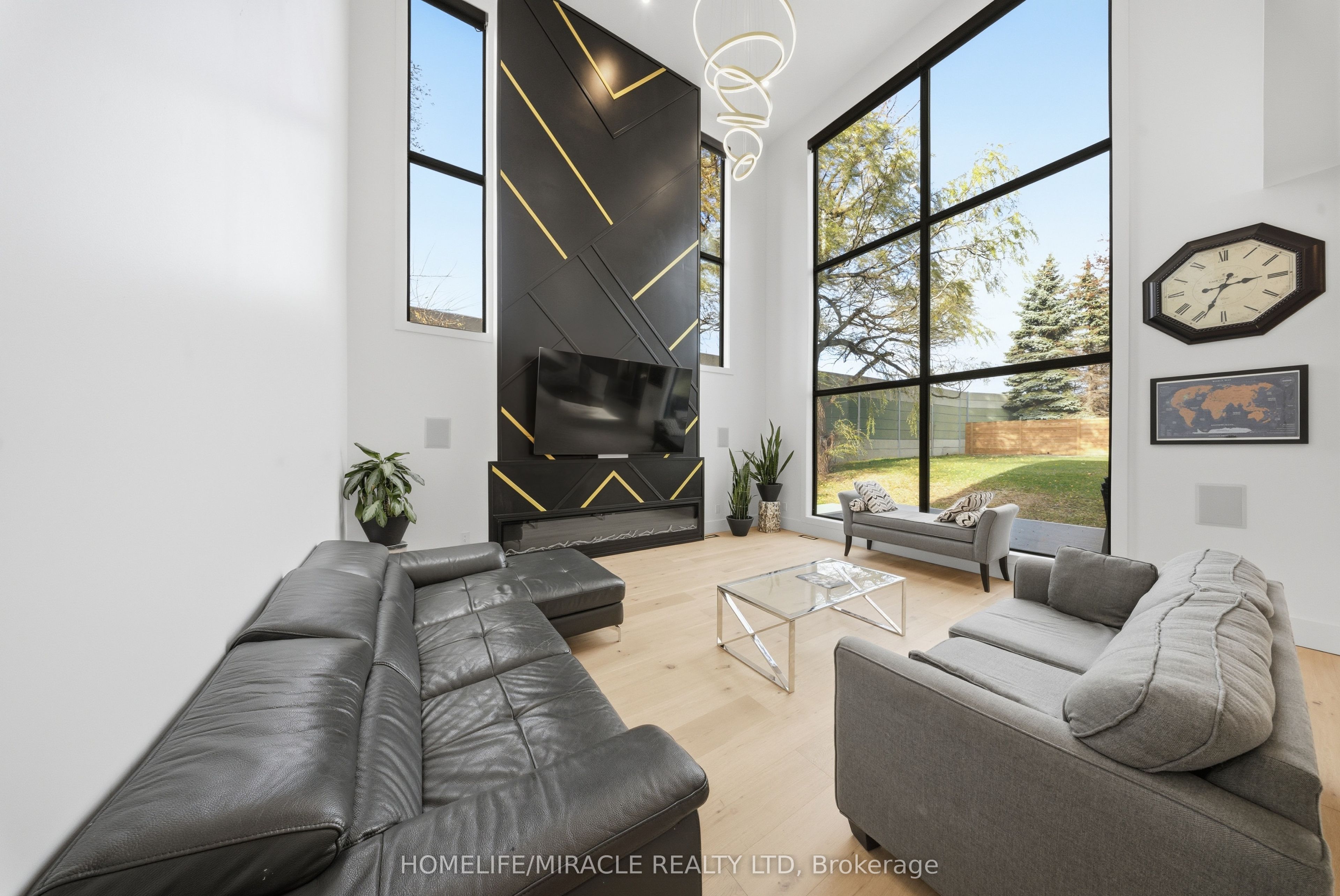 1653 Glenburnie Road Property Photo 6