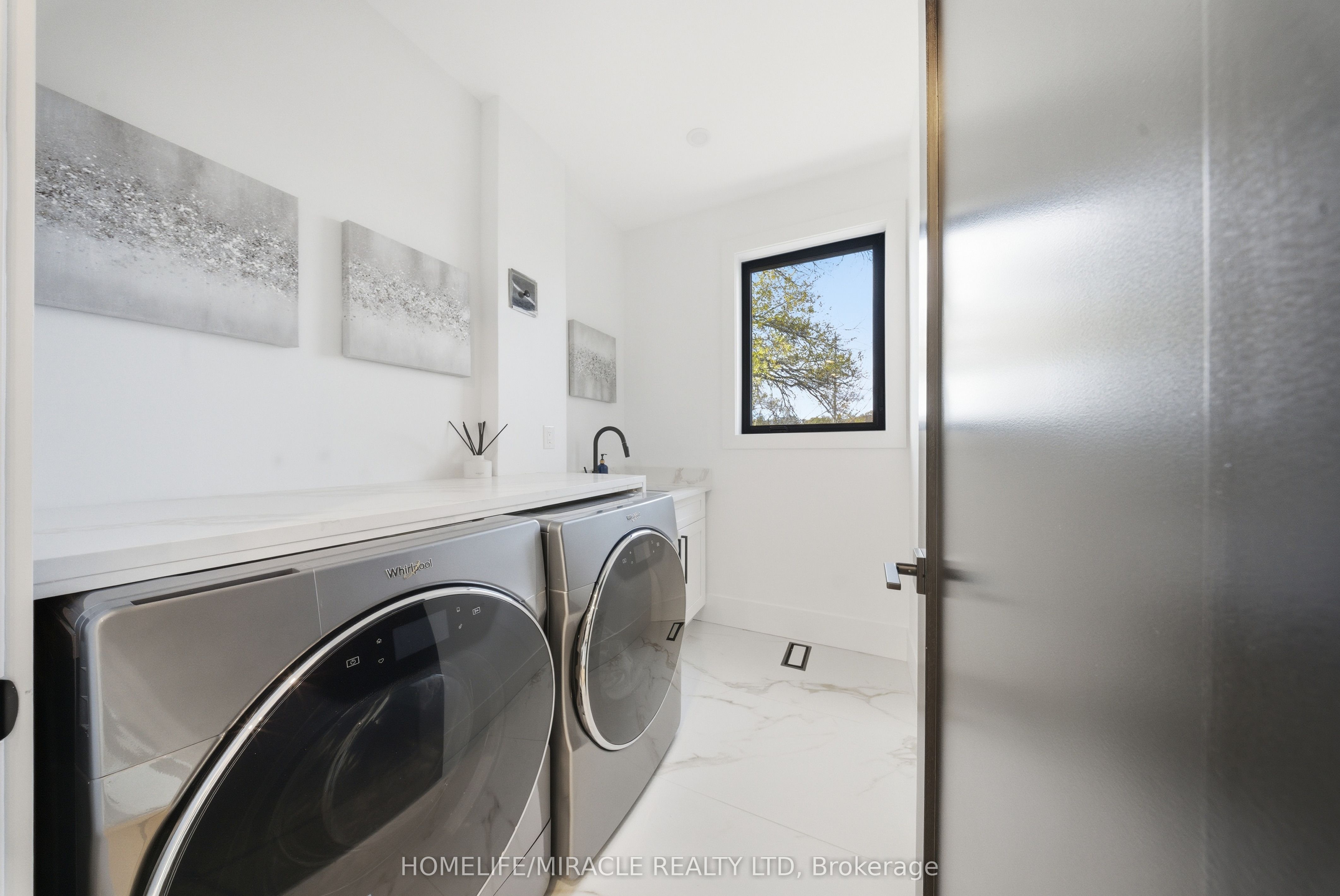 1653 Glenburnie Road Property Photo 15