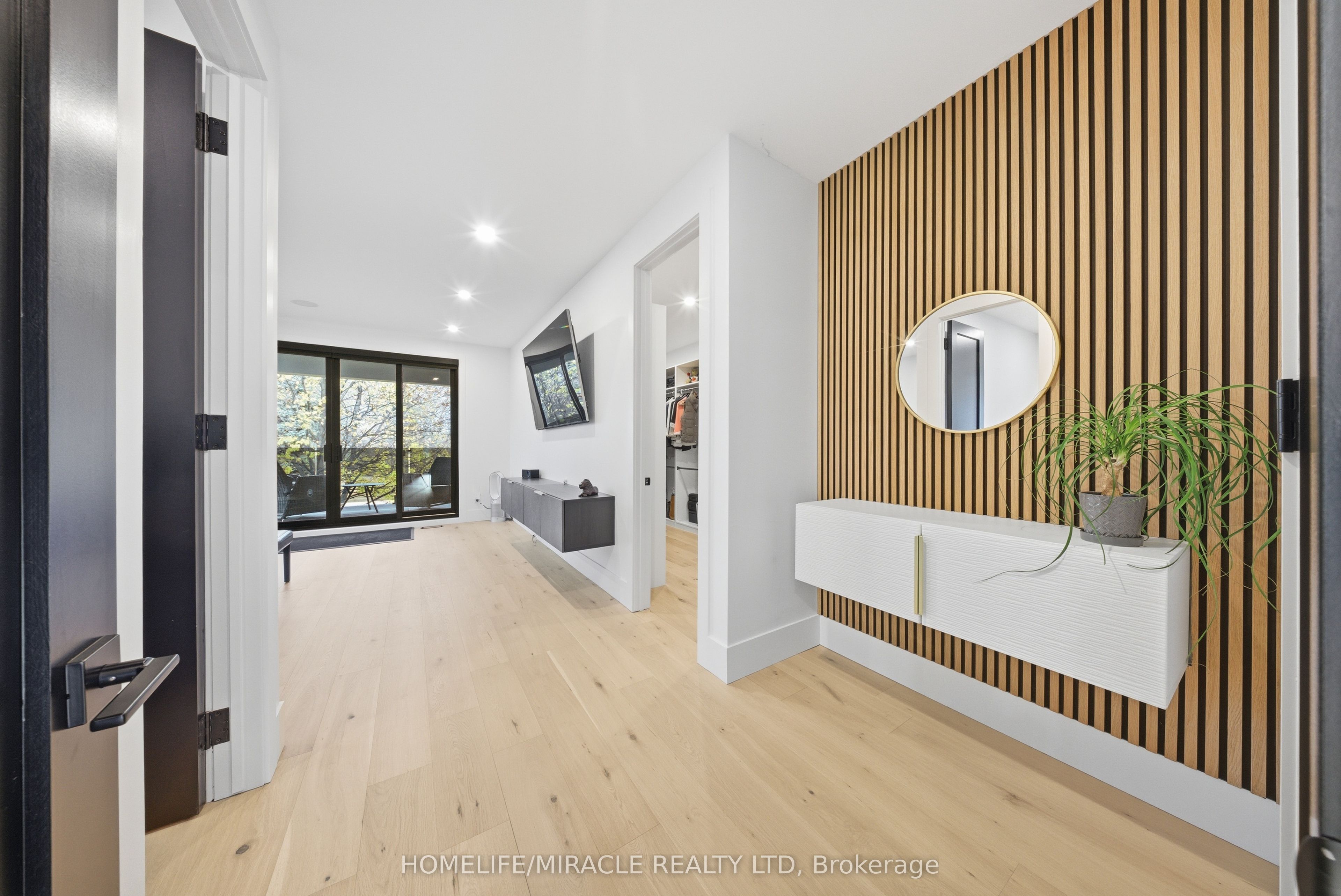 1653 Glenburnie Road Property Photo 16