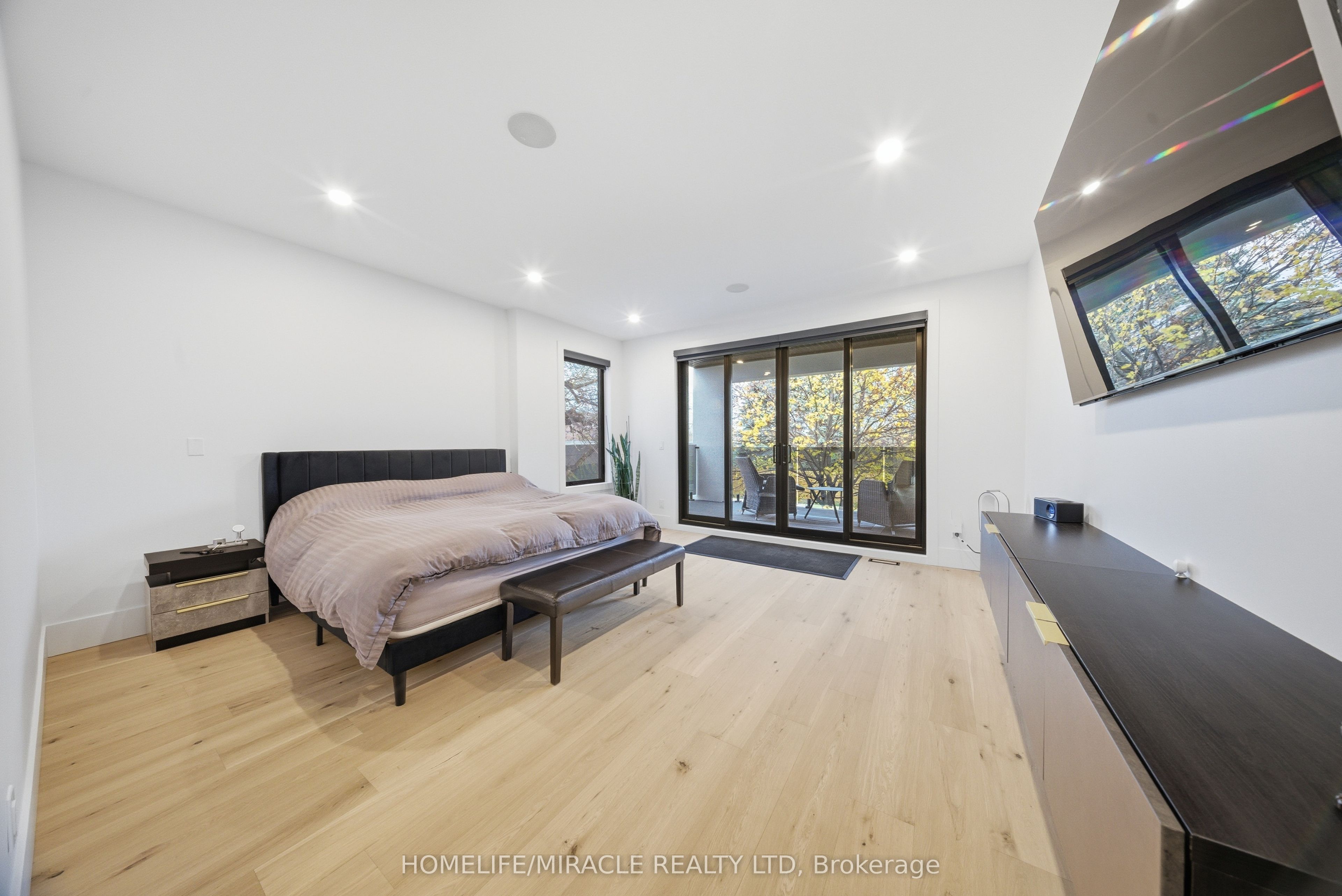 1653 Glenburnie Road Property Photo 17