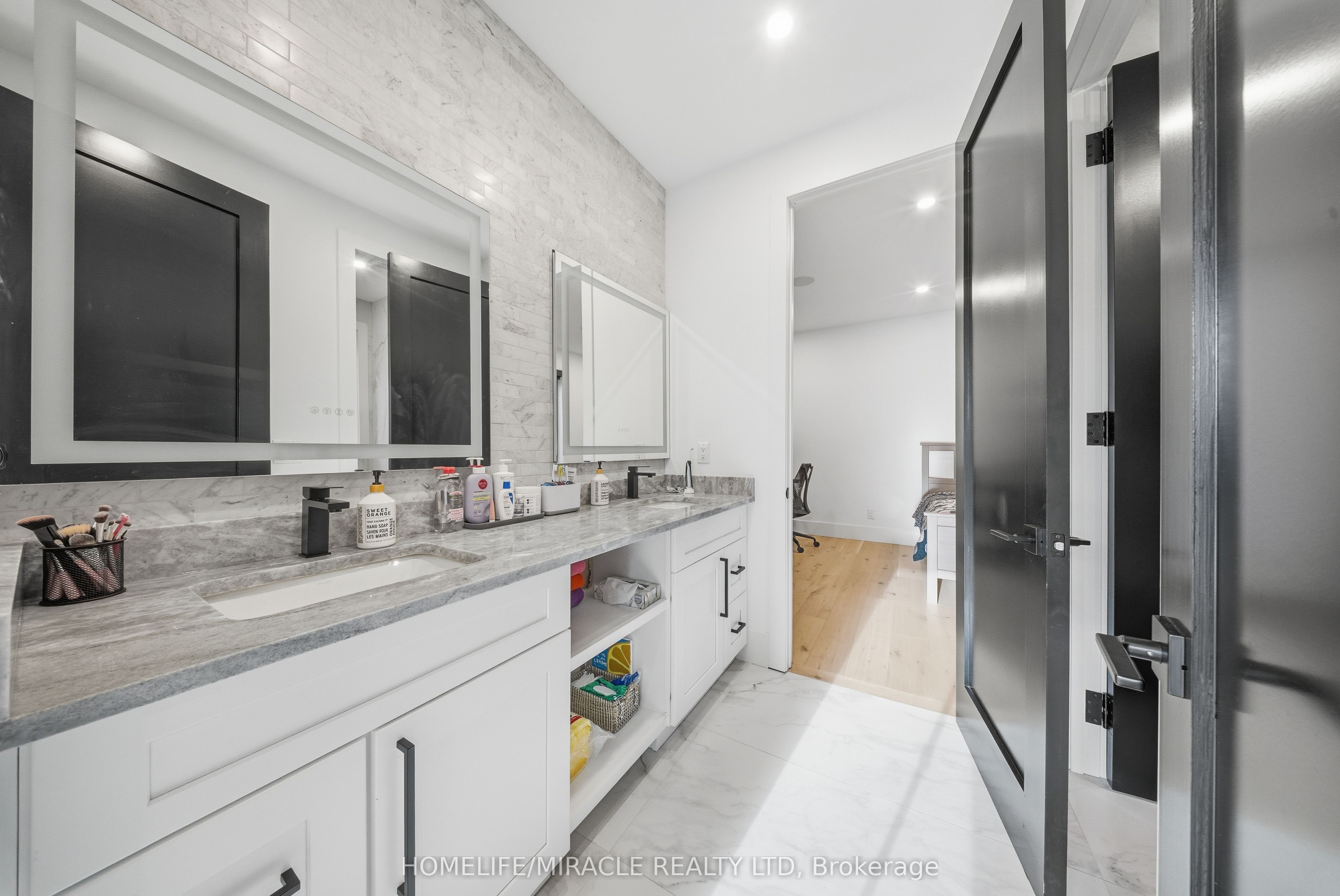 1653 Glenburnie Road Property Photo 23