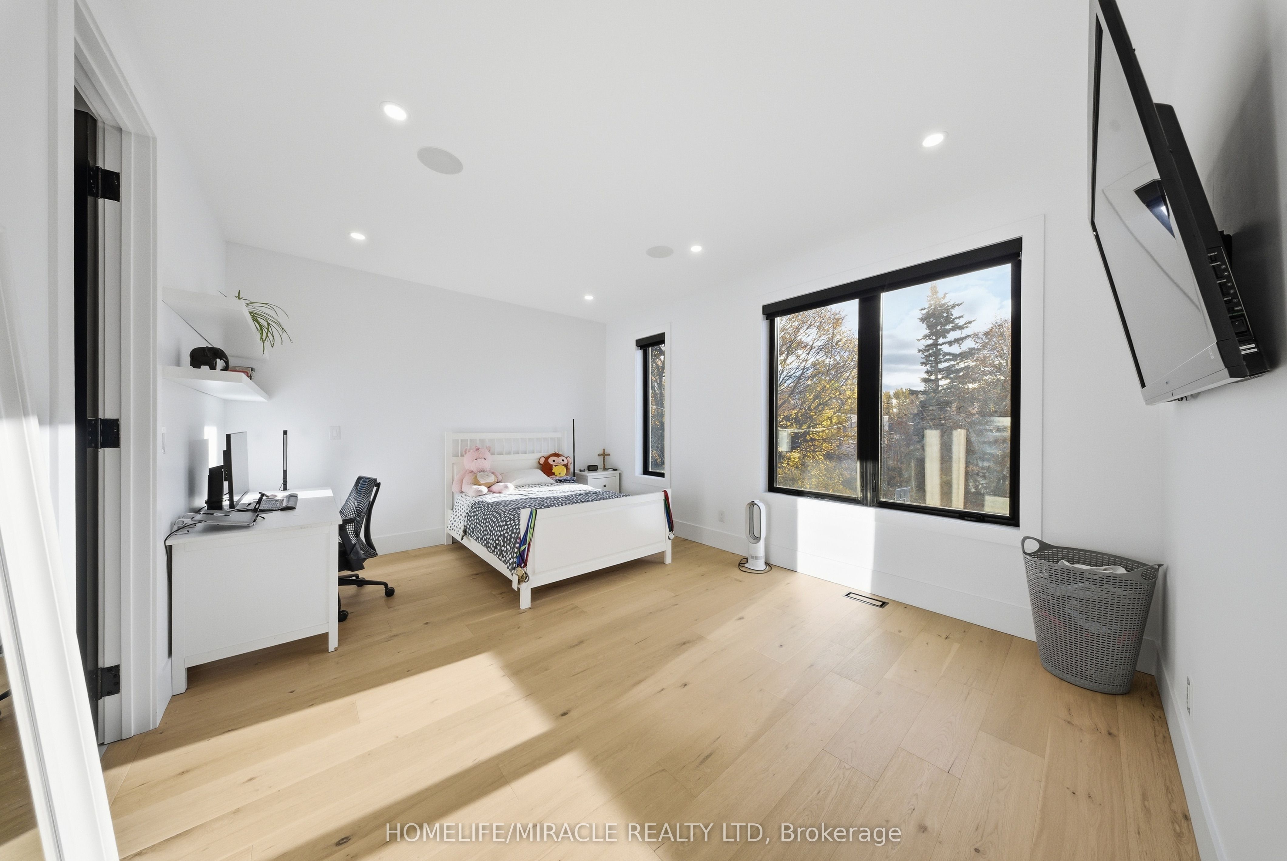 1653 Glenburnie Road Property Photo 25