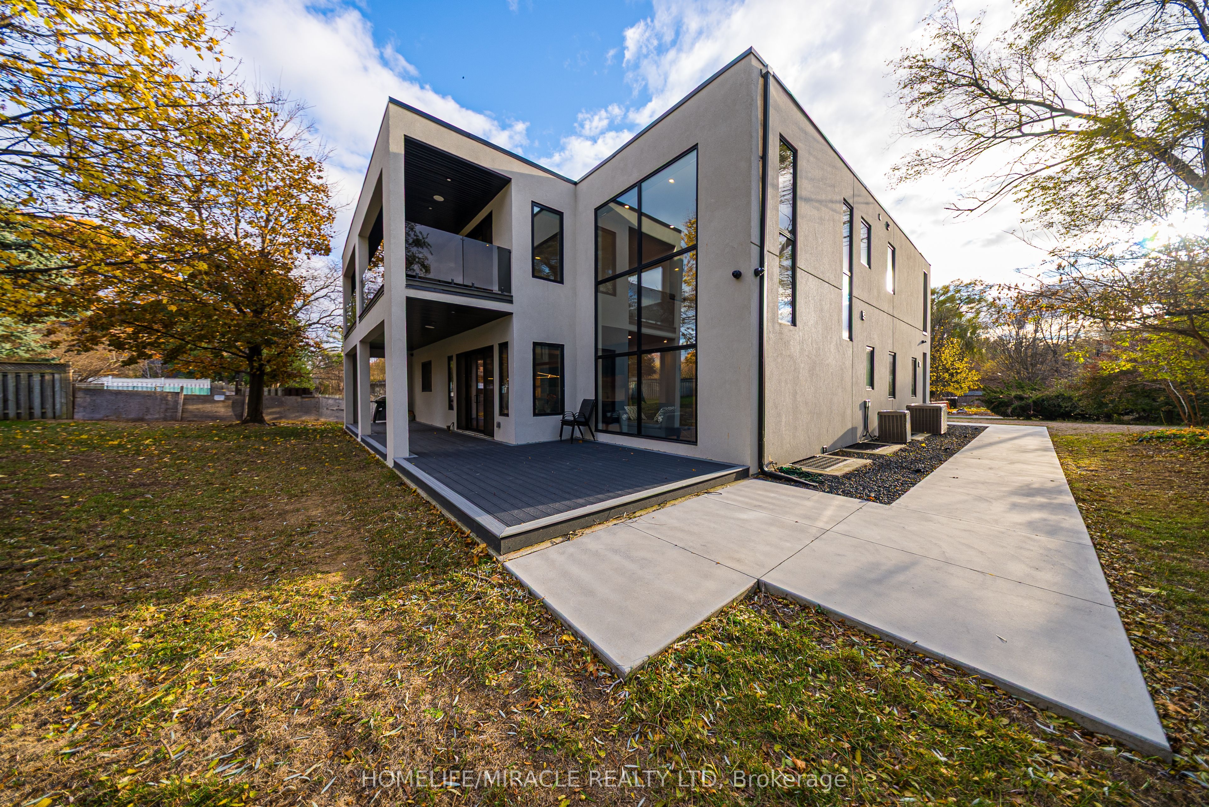 1653 Glenburnie Road Property Photo 38