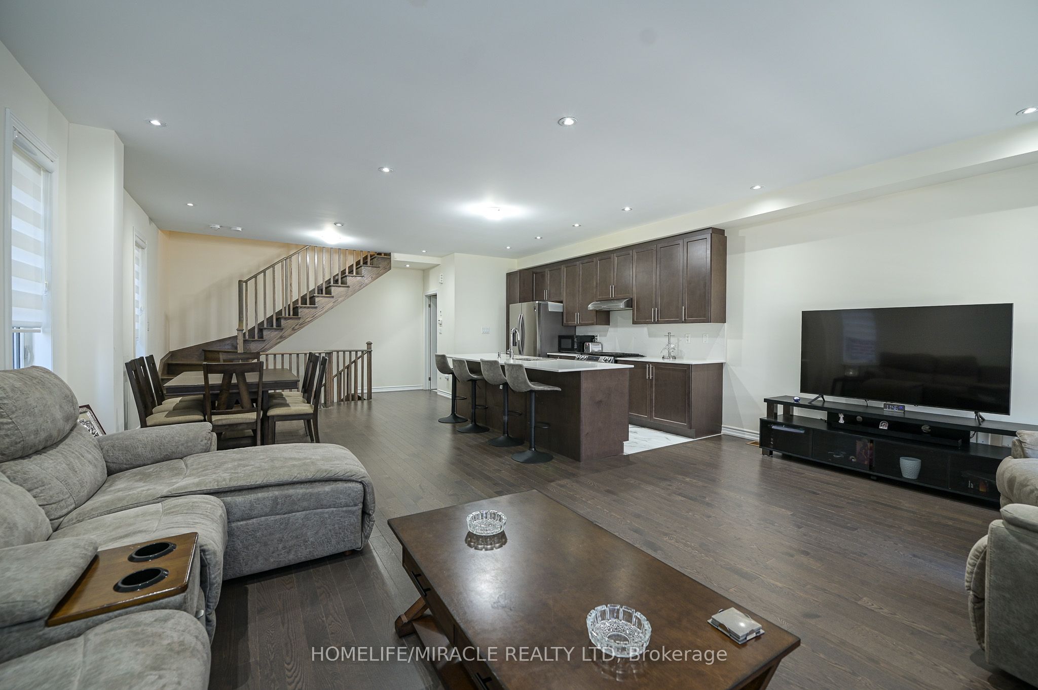 23 Arrowview Drive Property Photo 8