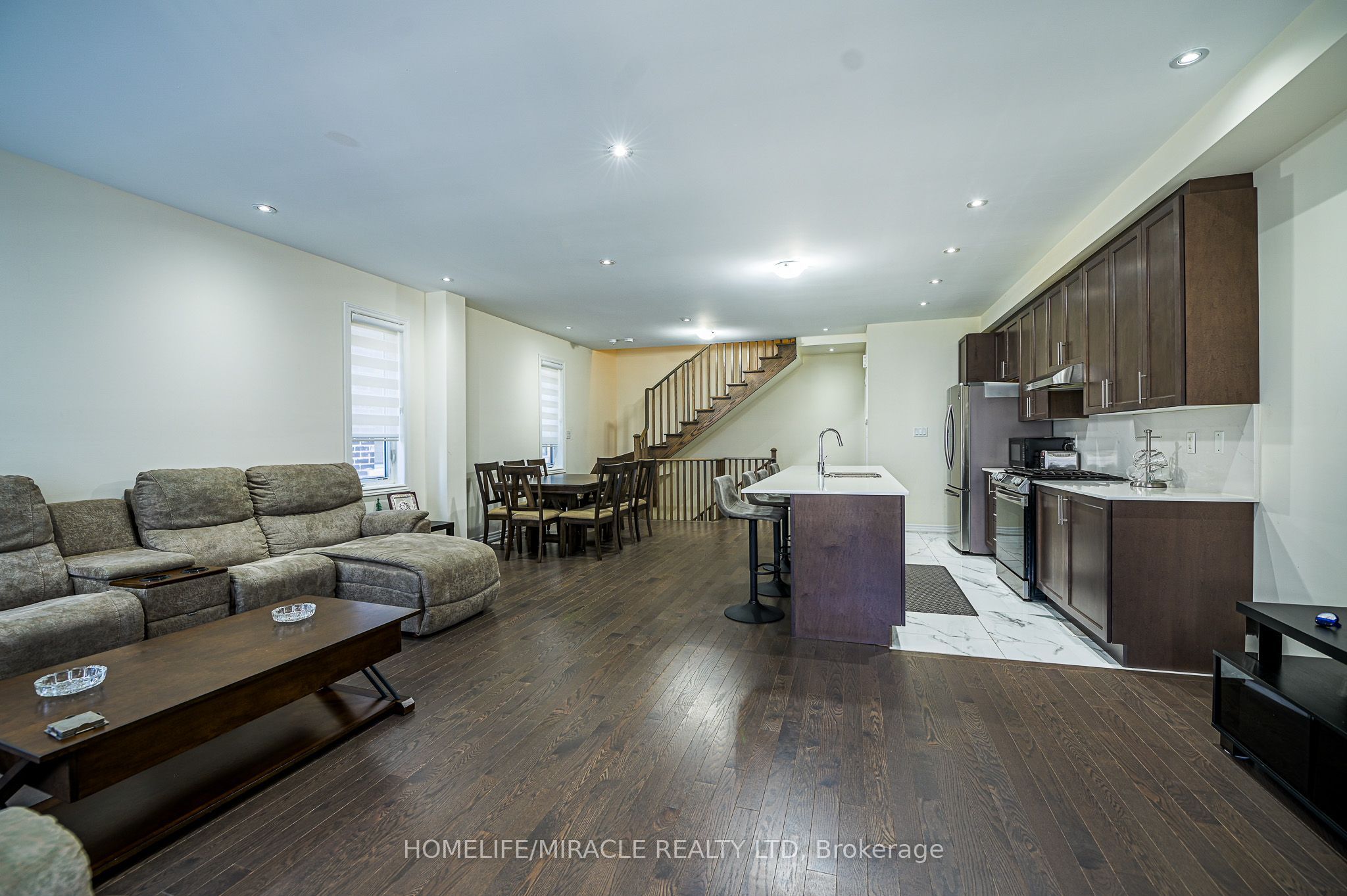 23 Arrowview Drive Property Photo 9