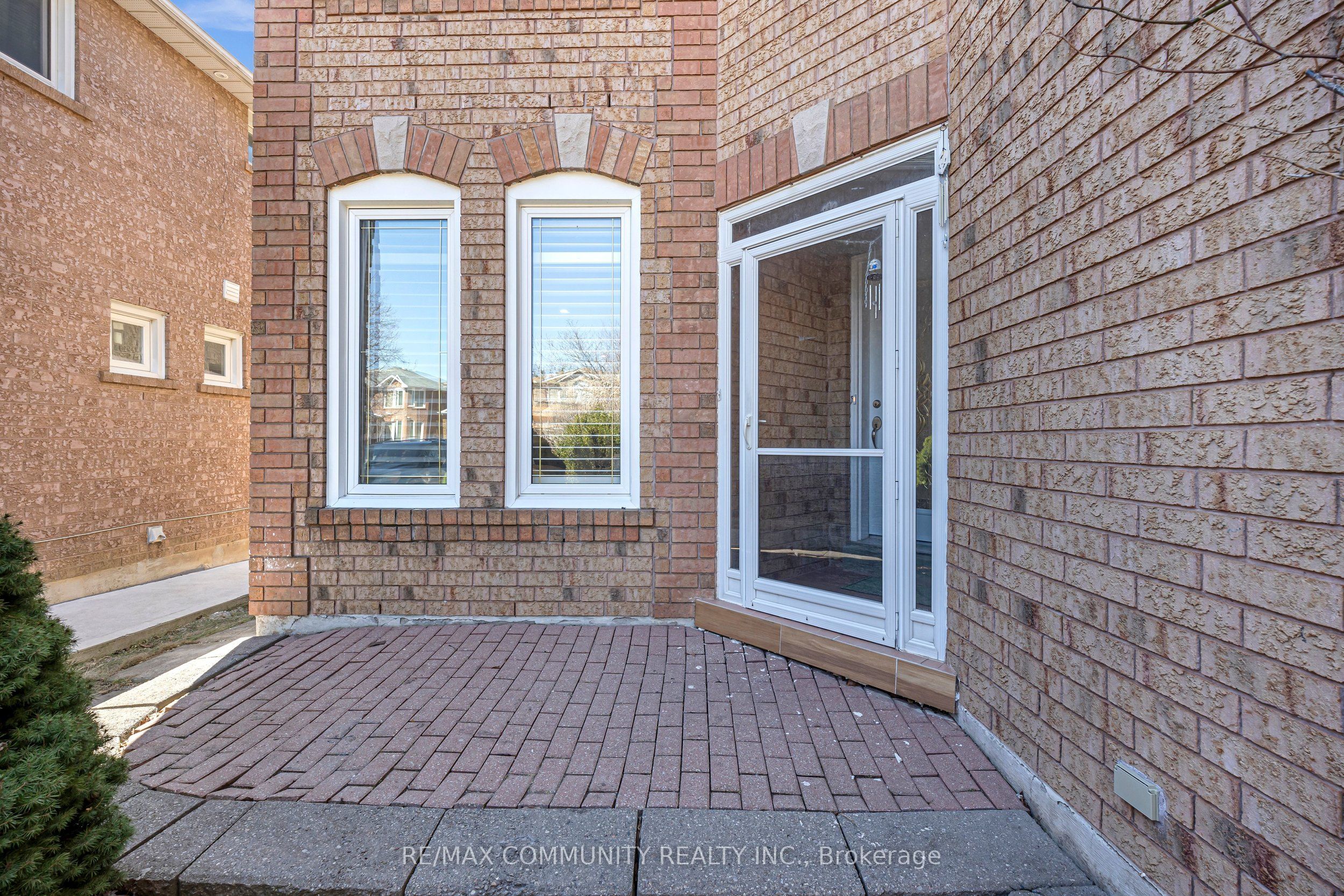 5326 Segriff Drive Property Photo 4