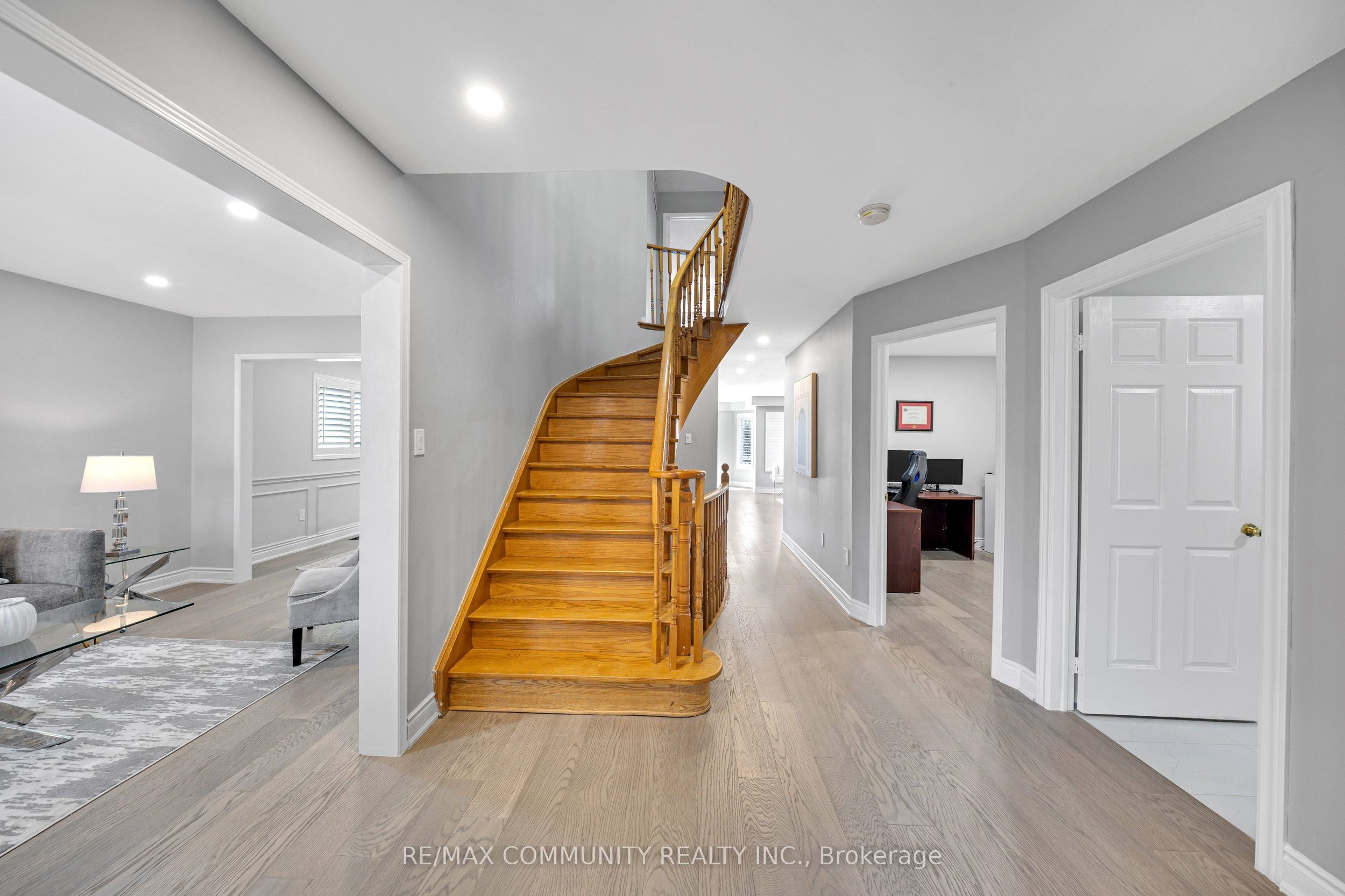 5326 Segriff Drive Property Photo 6