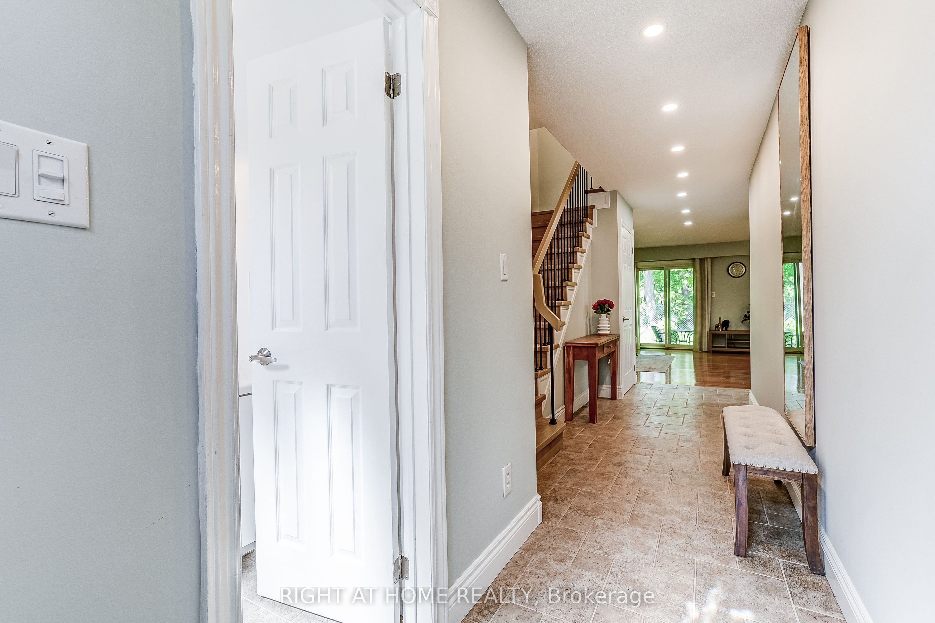 2120 Rathburn Road E 55 Property Photo 2