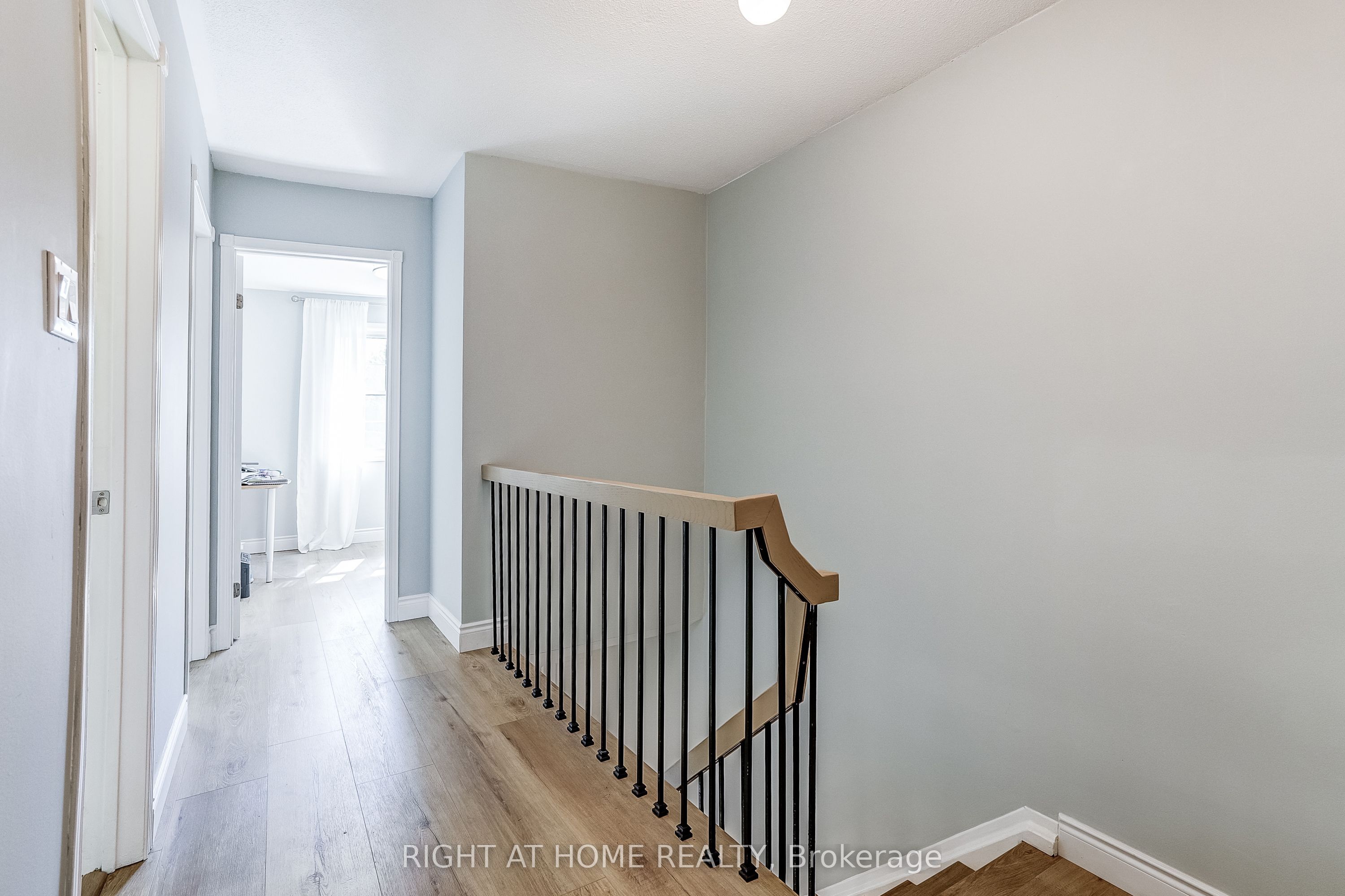 2120 Rathburn Road E 55 Property Photo 12