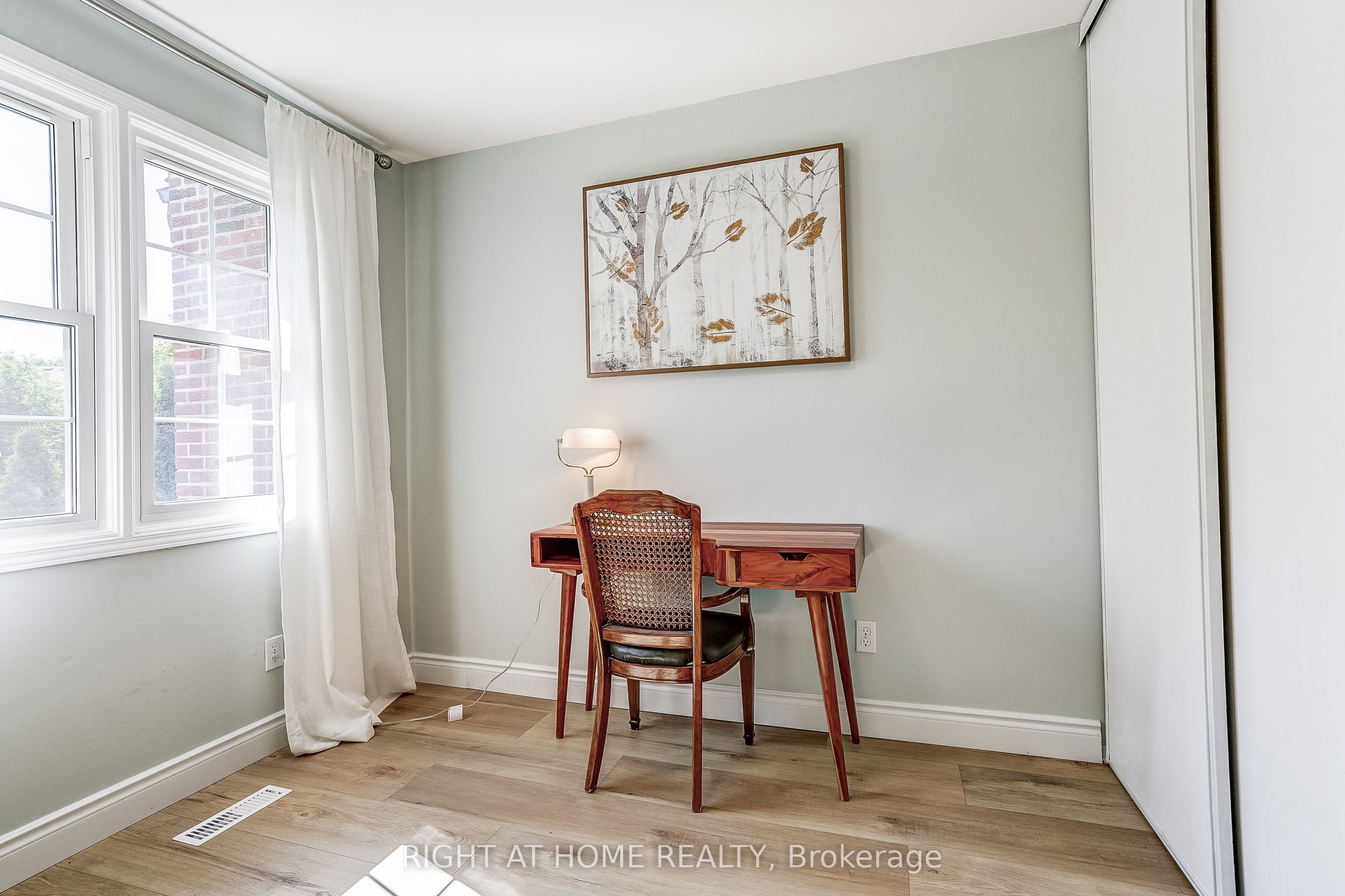2120 Rathburn Road E 55 Property Photo 13