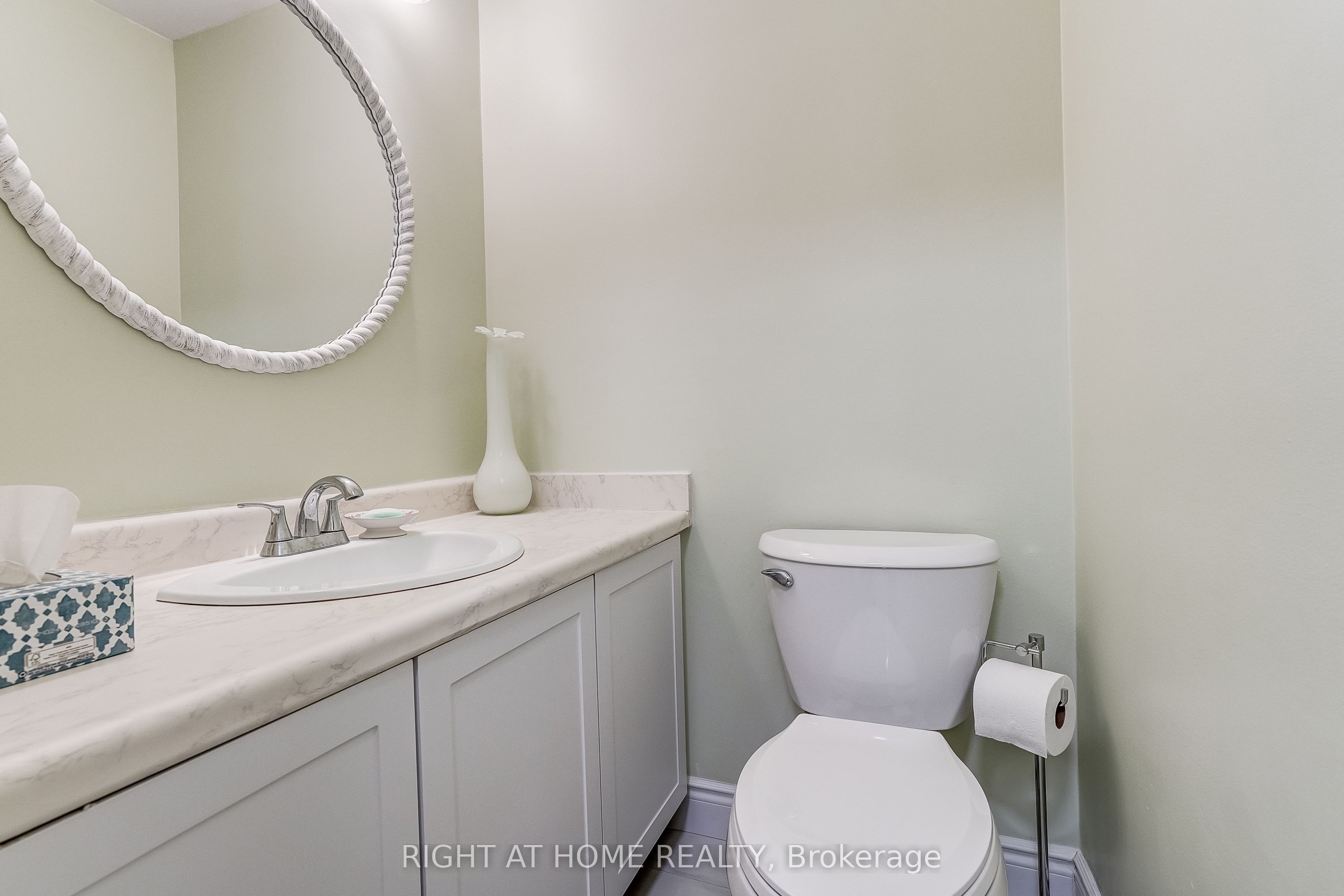 2120 Rathburn Road E 55 Property Photo 18