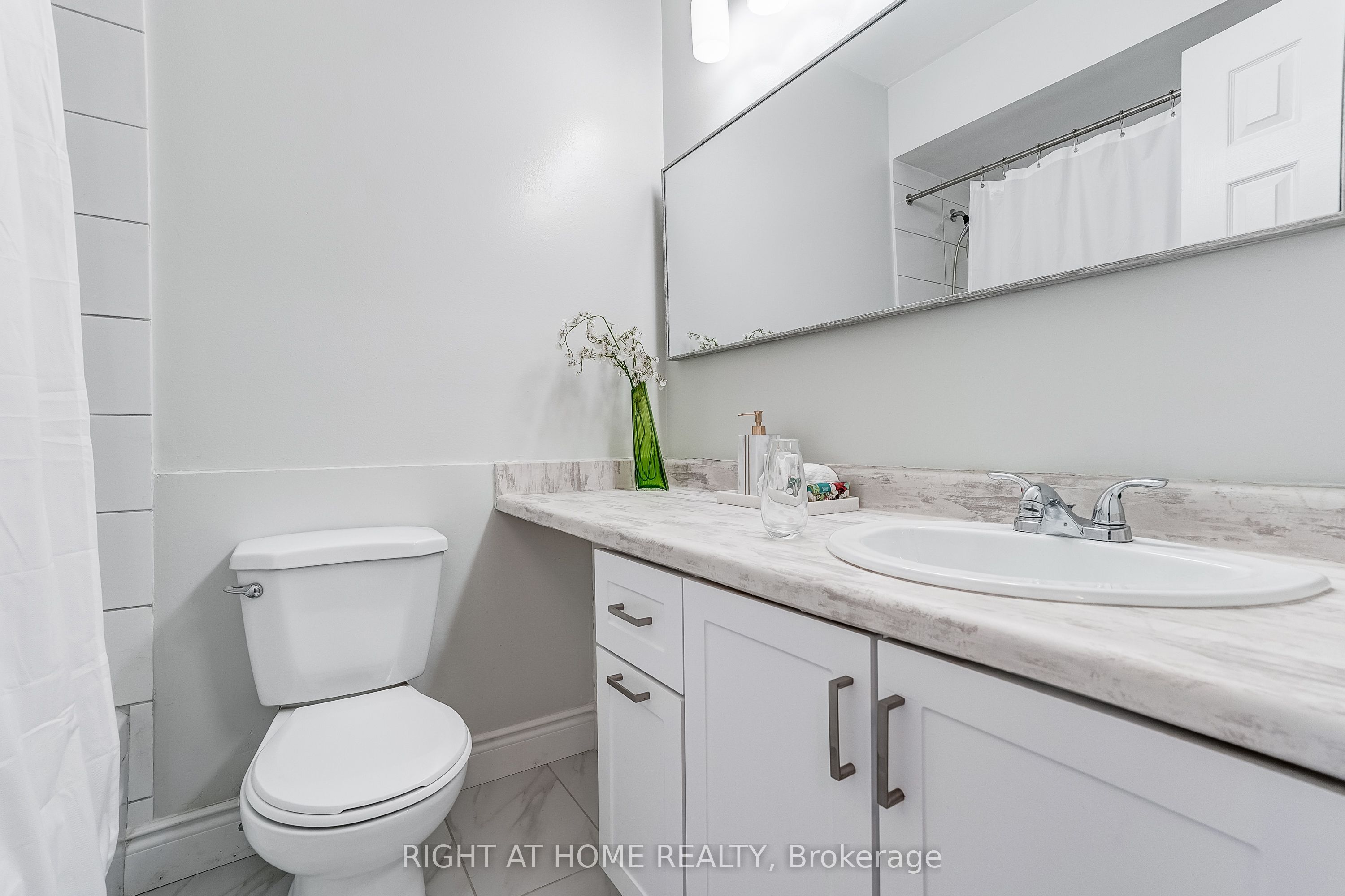 2120 Rathburn Road E 55 Property Photo 22
