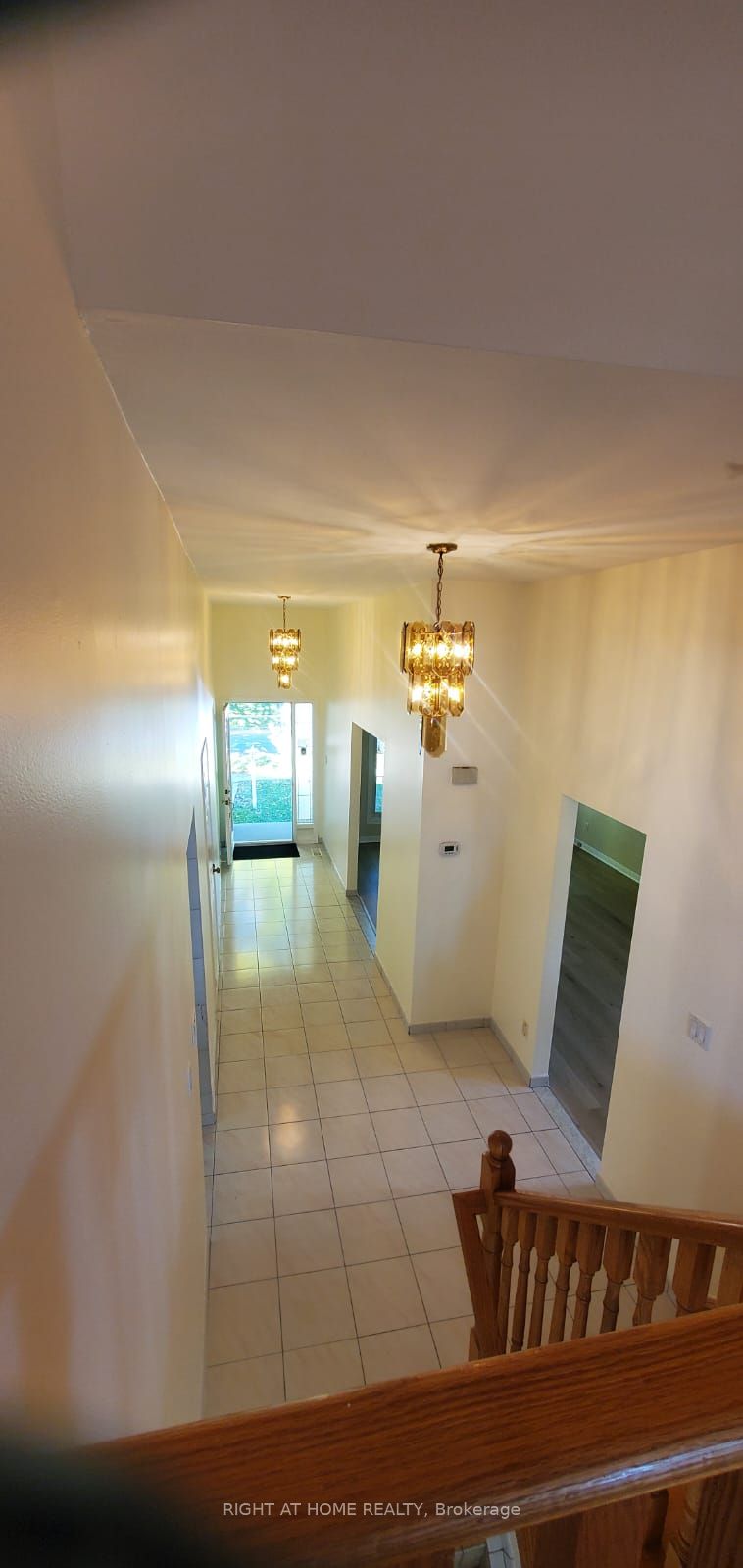 2406 Poplar Crescent Main Property Photo 5