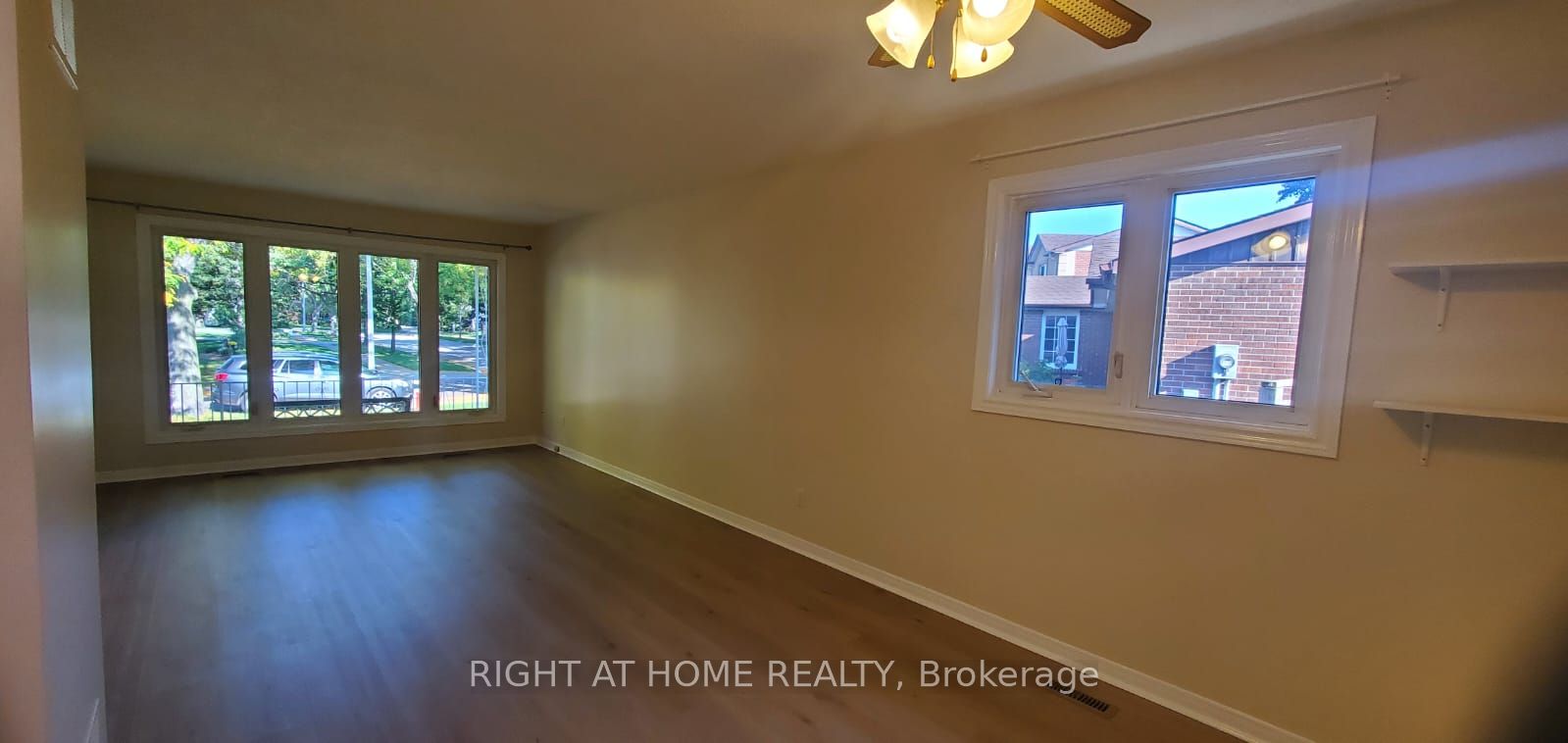 2406 Poplar Crescent Main Property Photo 11