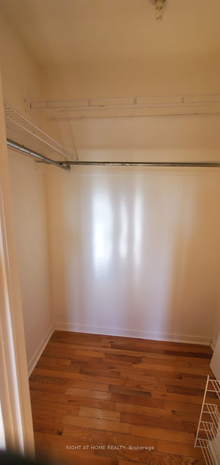 2406 Poplar Crescent Main Property Photo 14