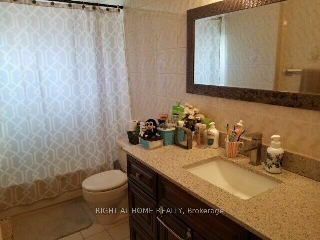 2406 Poplar Crescent Main Property Photo 18