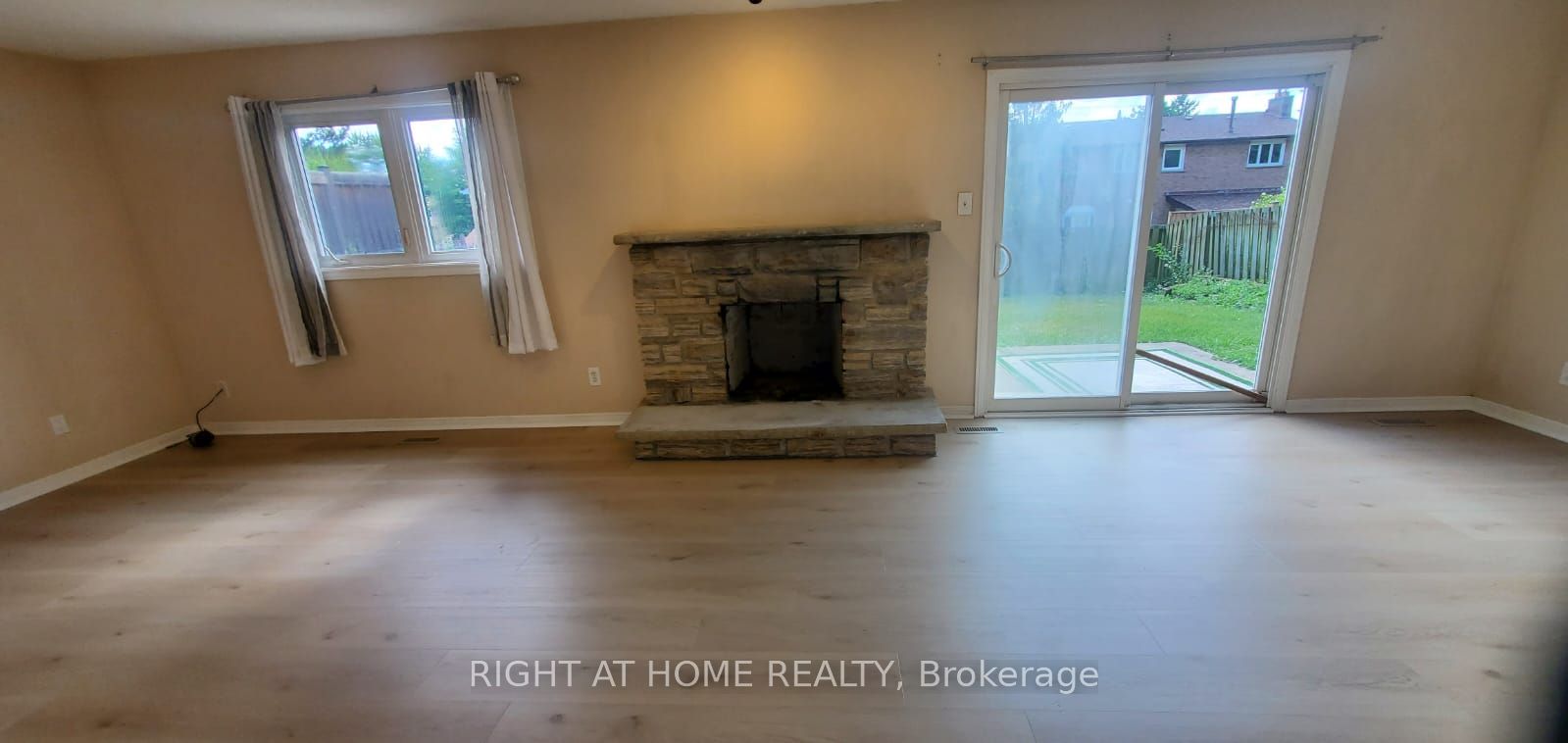 2406 Poplar Crescent Main Property Photo 22