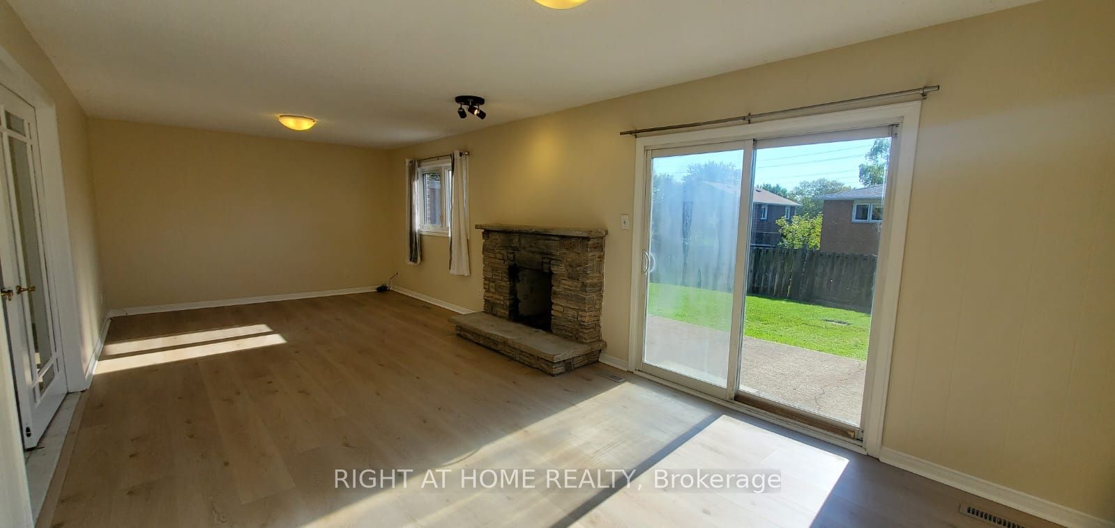 2406 Poplar Crescent Main Property Photo 23