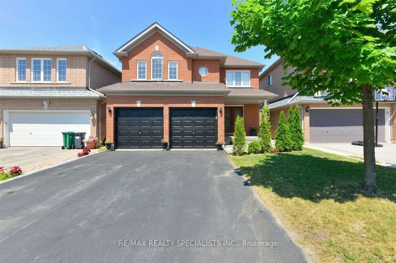 114 River Rock Crescent Property Photo 1