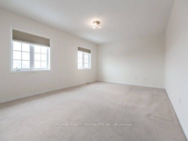 114 River Rock Crescent Property Photo 6