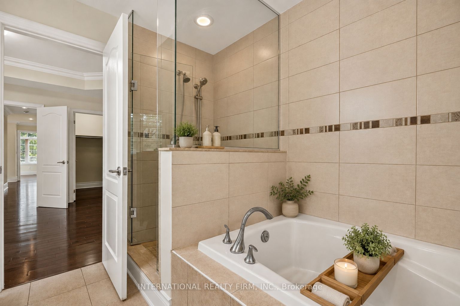 37-4135 Shipp Drive Property Photo 10