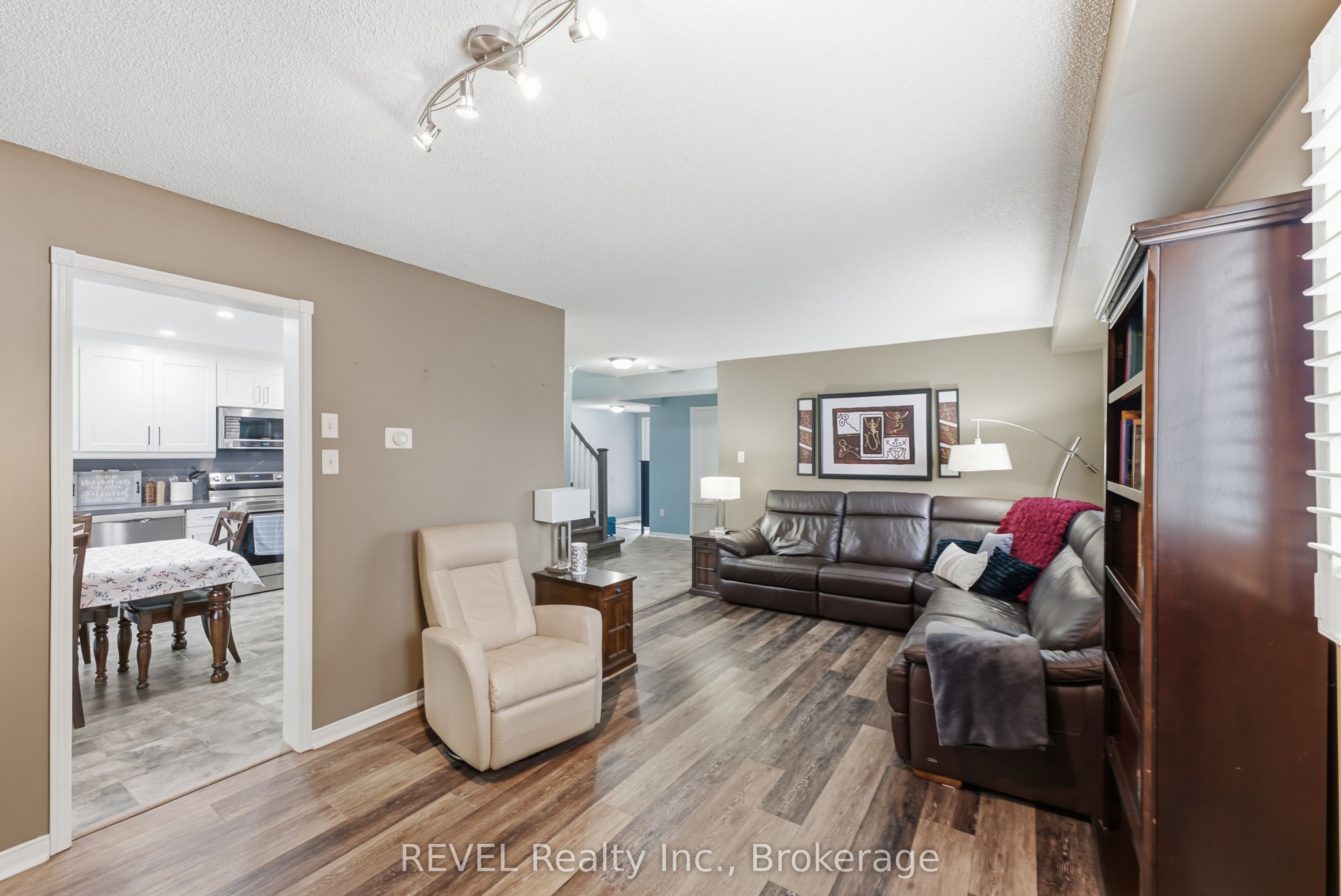 20 Hayloft Court Property Photo 10