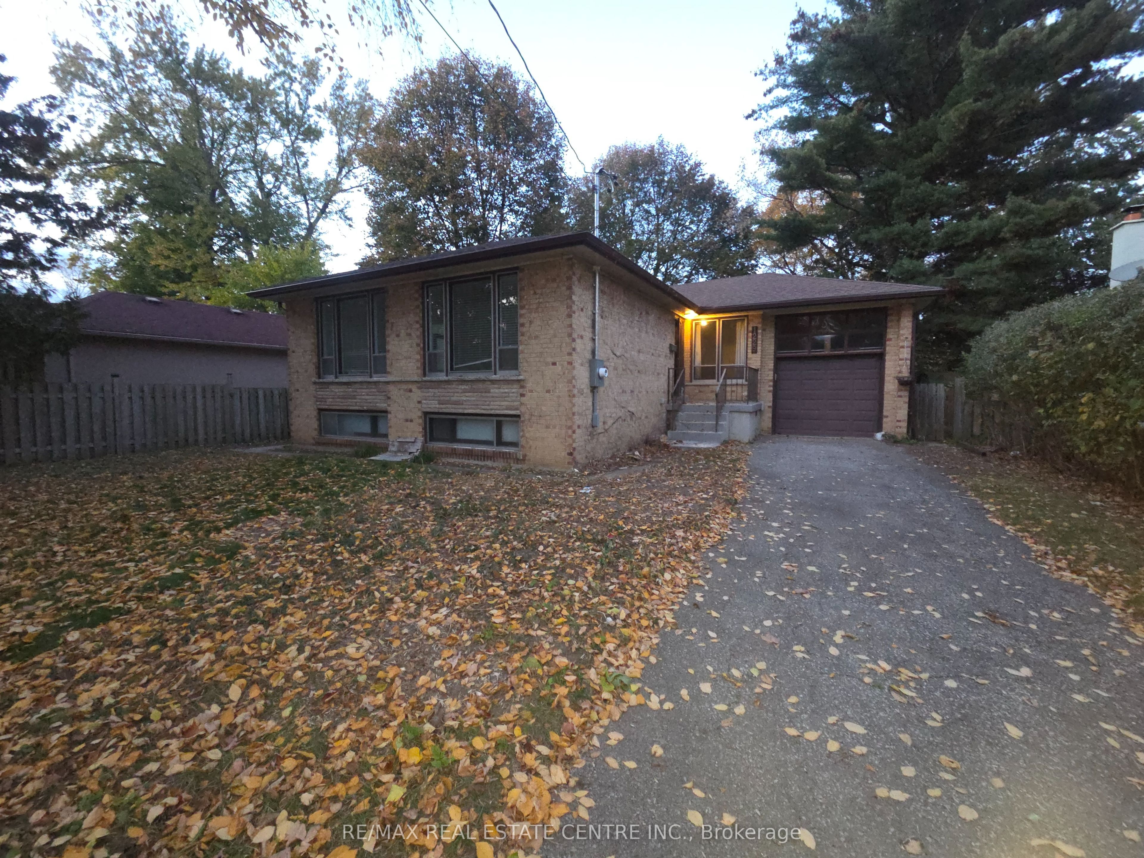1229 Welwyn Drive Upper Property Photo 1