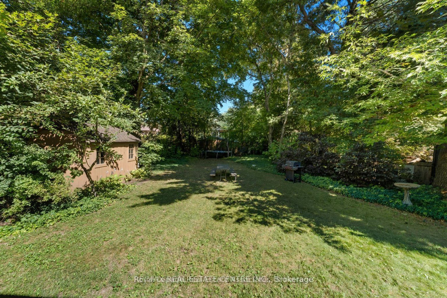 1229 Welwyn Drive Upper Property Photo 10